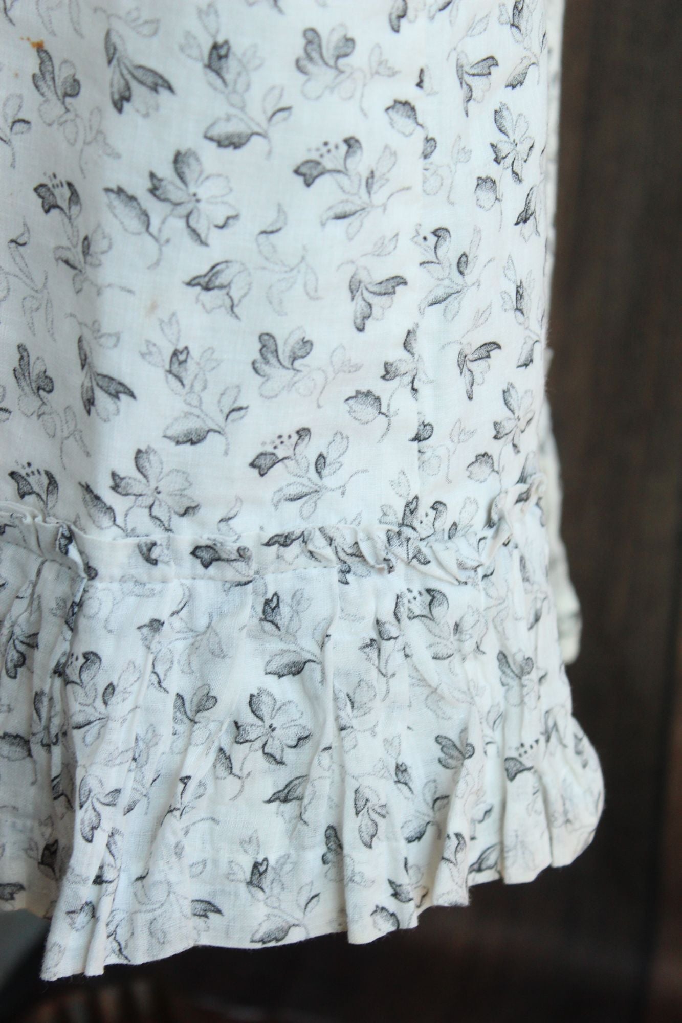Vintage Antique 1890s Victorian Gray and White Floral Cotton Skirt