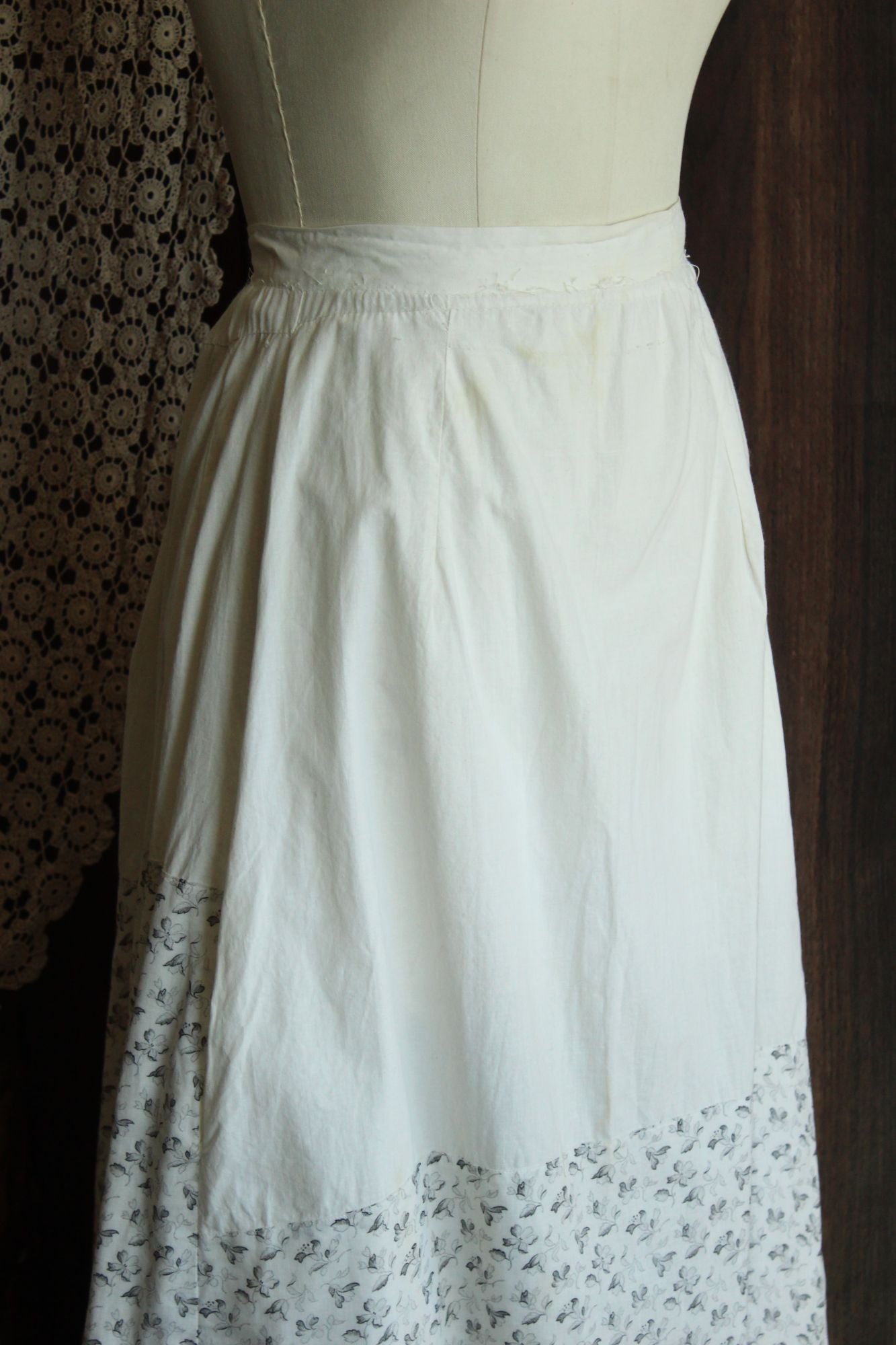 Vintage Antique 1890s Victorian Gray and White Floral Cotton Skirt