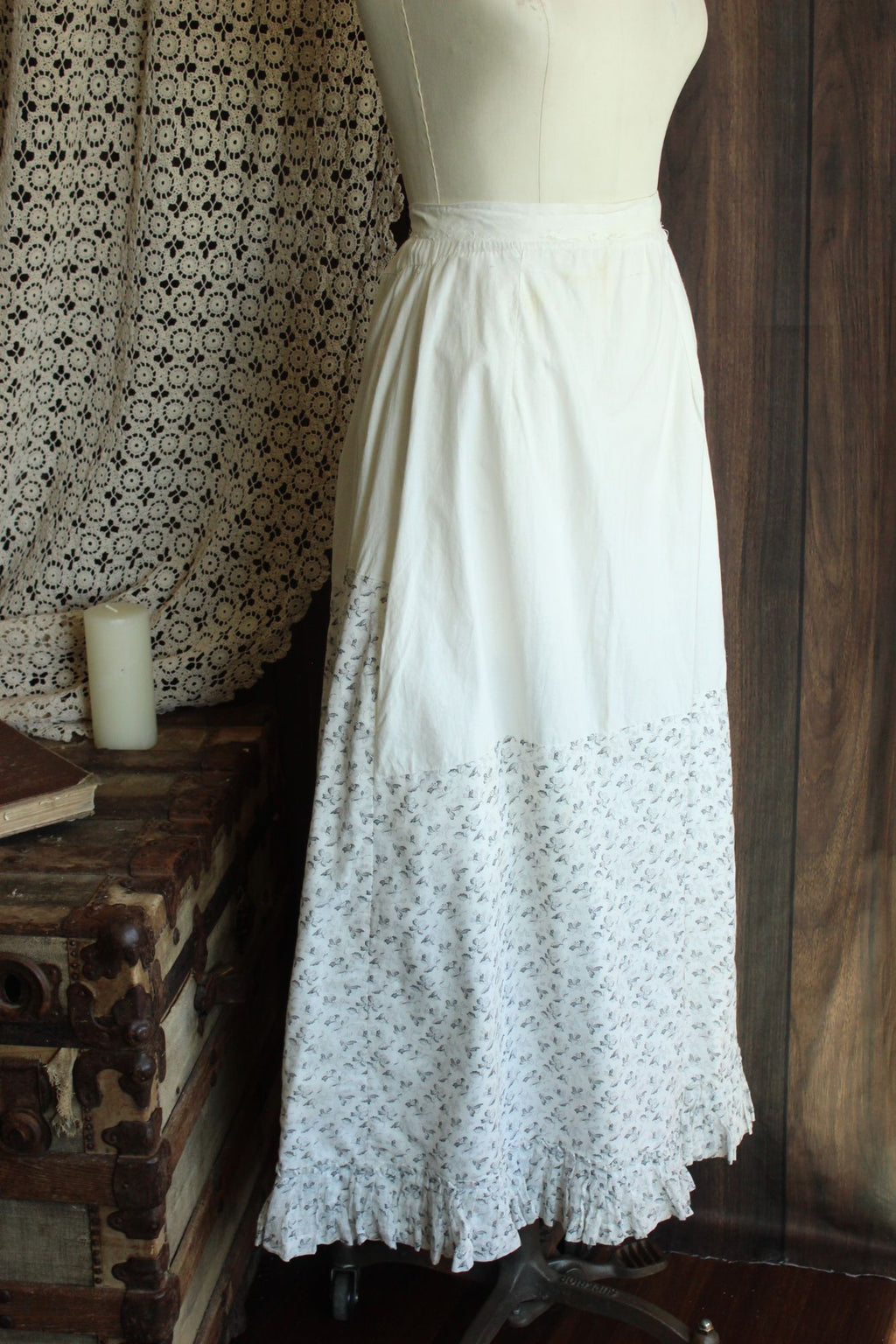 Vintage Antique 1890s Victorian Gray and White Floral Cotton Skirt