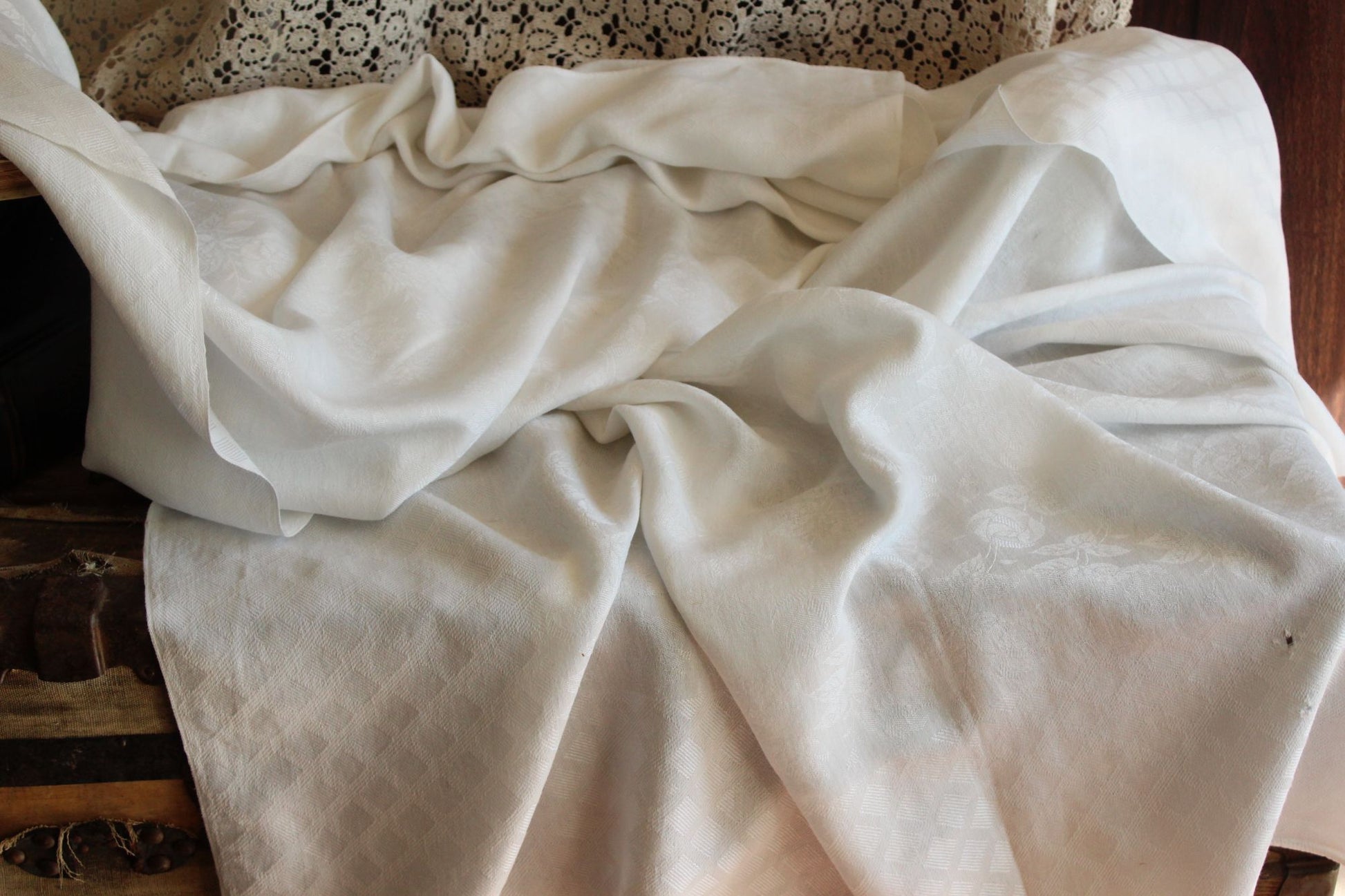 Vintage 1950s 1960s White Damask Rectangular Tablecloth With Rose Pattern