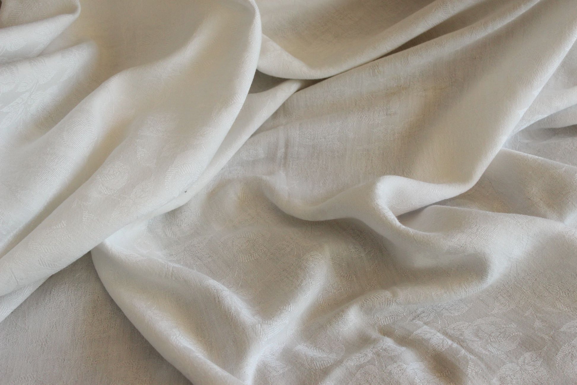 Vintage 1950s 1960s White Damask Rectangular Tablecloth With Rose Pattern