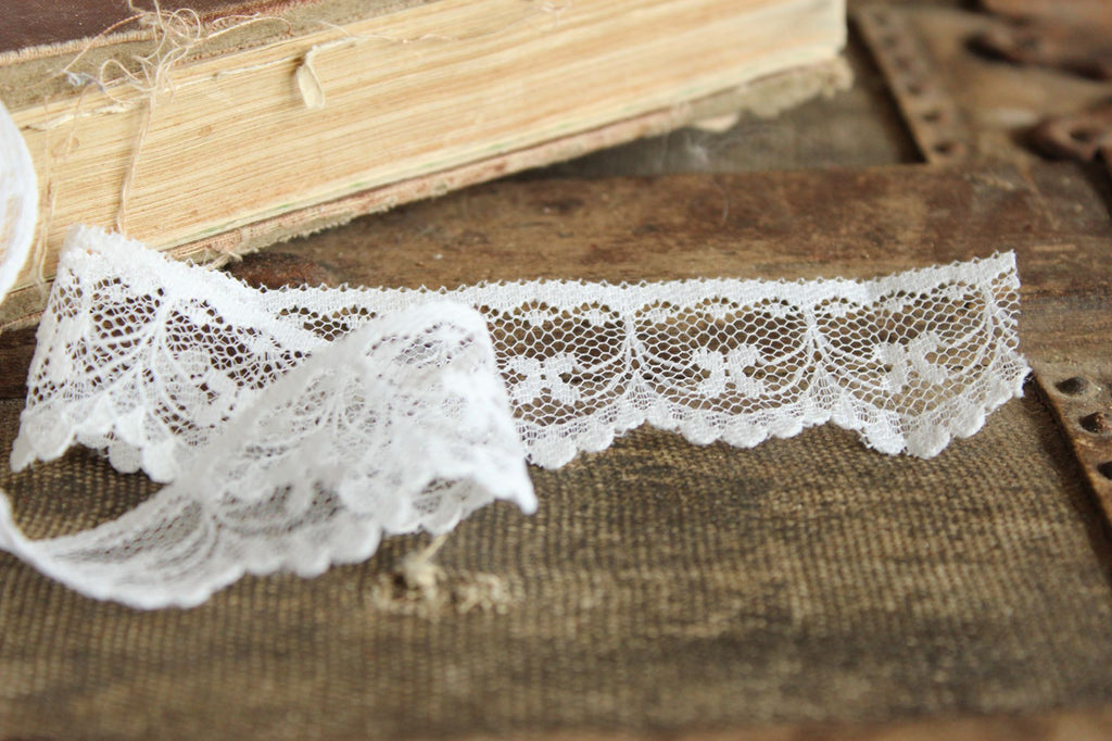 Vintage White Lace Trim, 3 Yards, 1.25" wide, Nylon