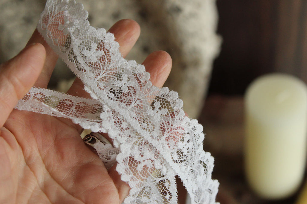 Vintage White Lace Trim, 3 Yards, 1.25" wide, Nylon