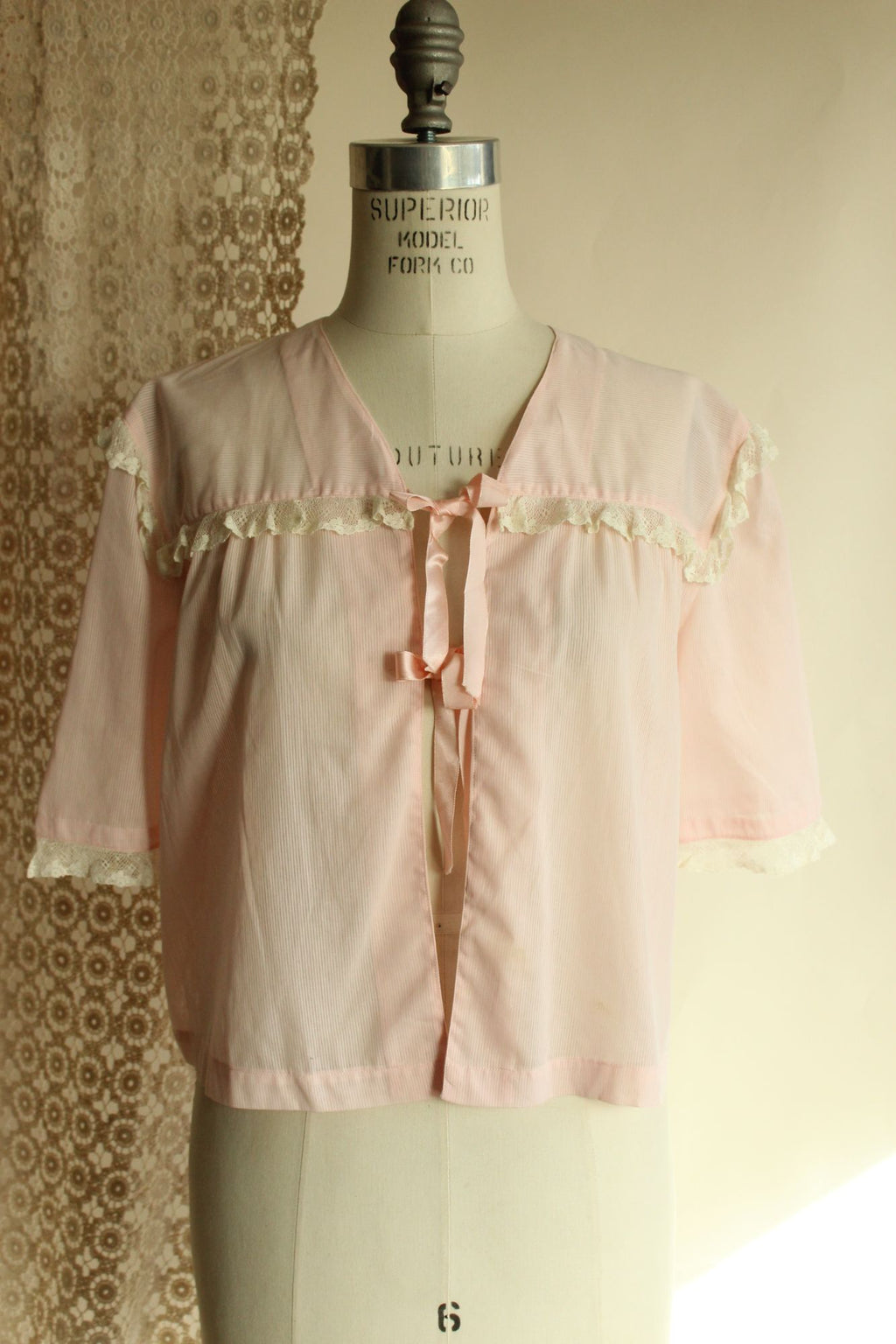Vintage 1940s 1950s Pale Pink Pinstripe Bed Jacket