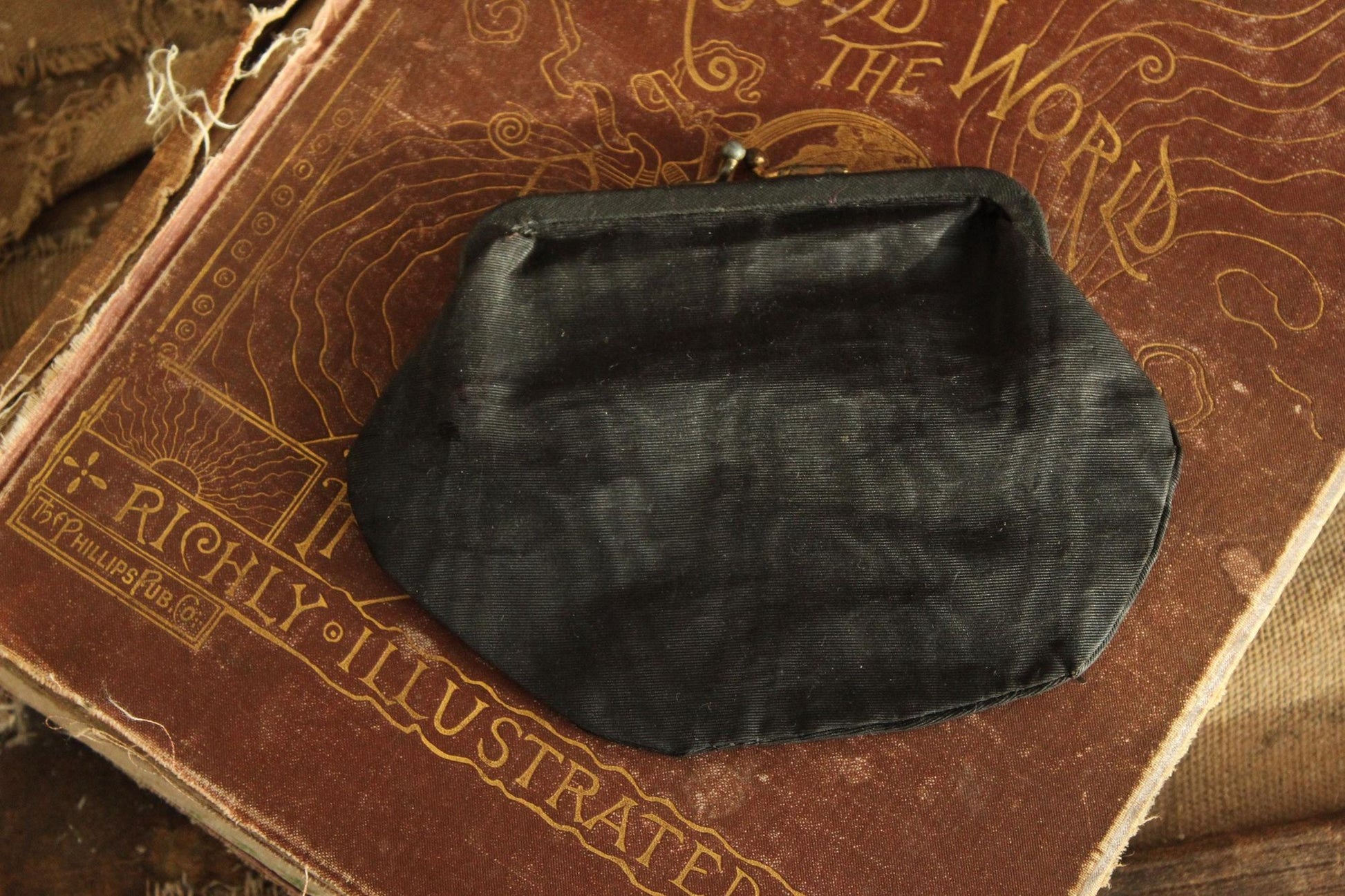 Vintage 1940s Black Moire Taffeta Coin Purse