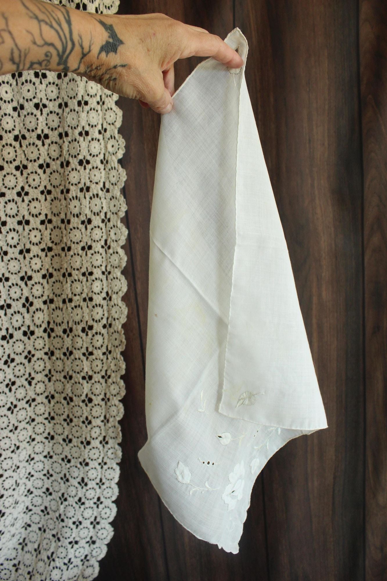 Vintage 1940s 1950s White Embroidered Cotton Handkerchief