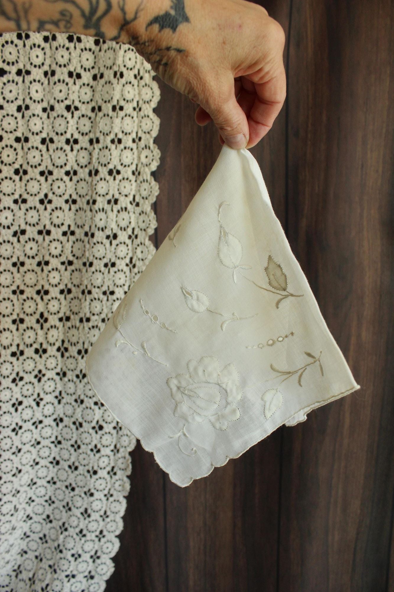 Vintage 1940s 1950s White Embroidered Cotton Handkerchief