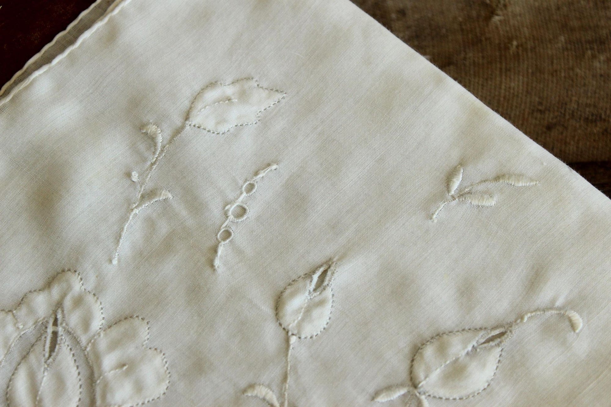 Vintage 1940s 1950s White Embroidered Cotton Handkerchief