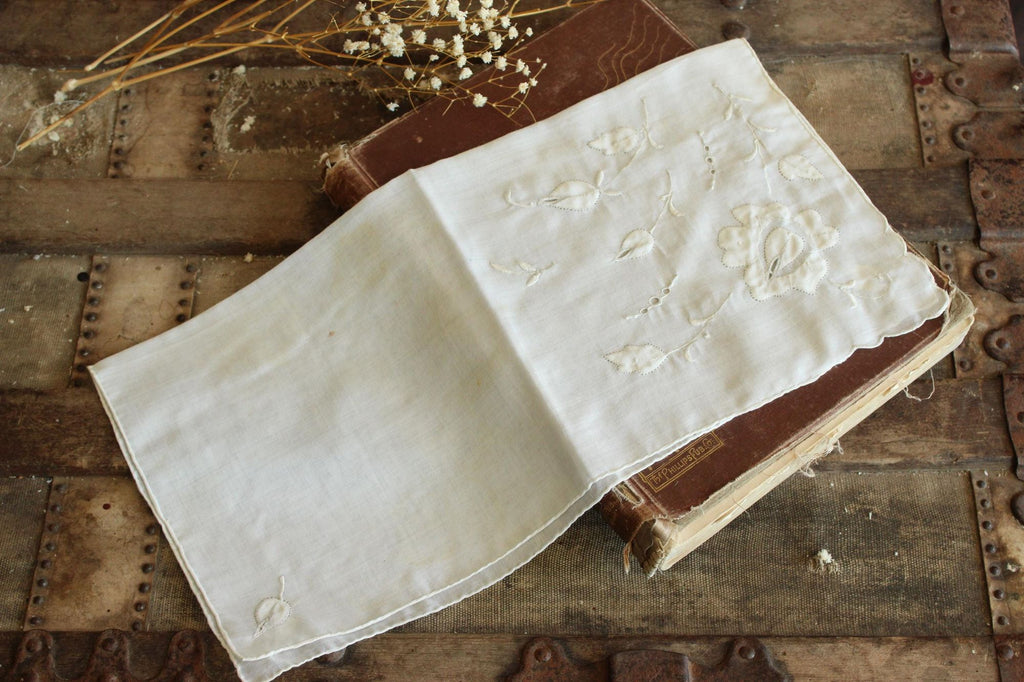 Vintage 1940s 1950s White Embroidered Cotton Handkerchief