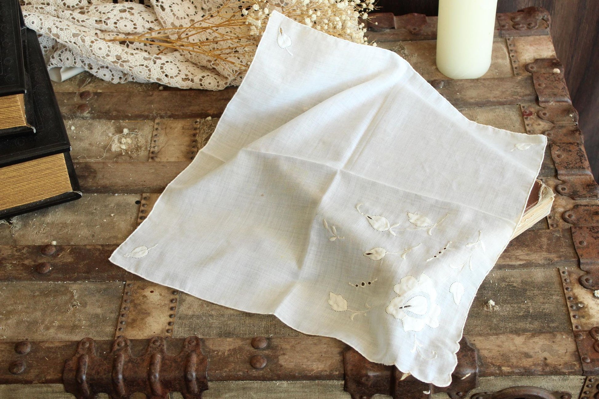 Vintage 1940s 1950s White Embroidered Cotton Handkerchief