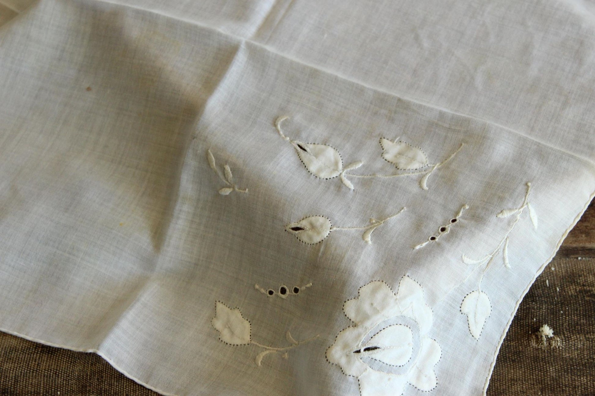 Vintage 1940s 1950s White Embroidered Cotton Handkerchief