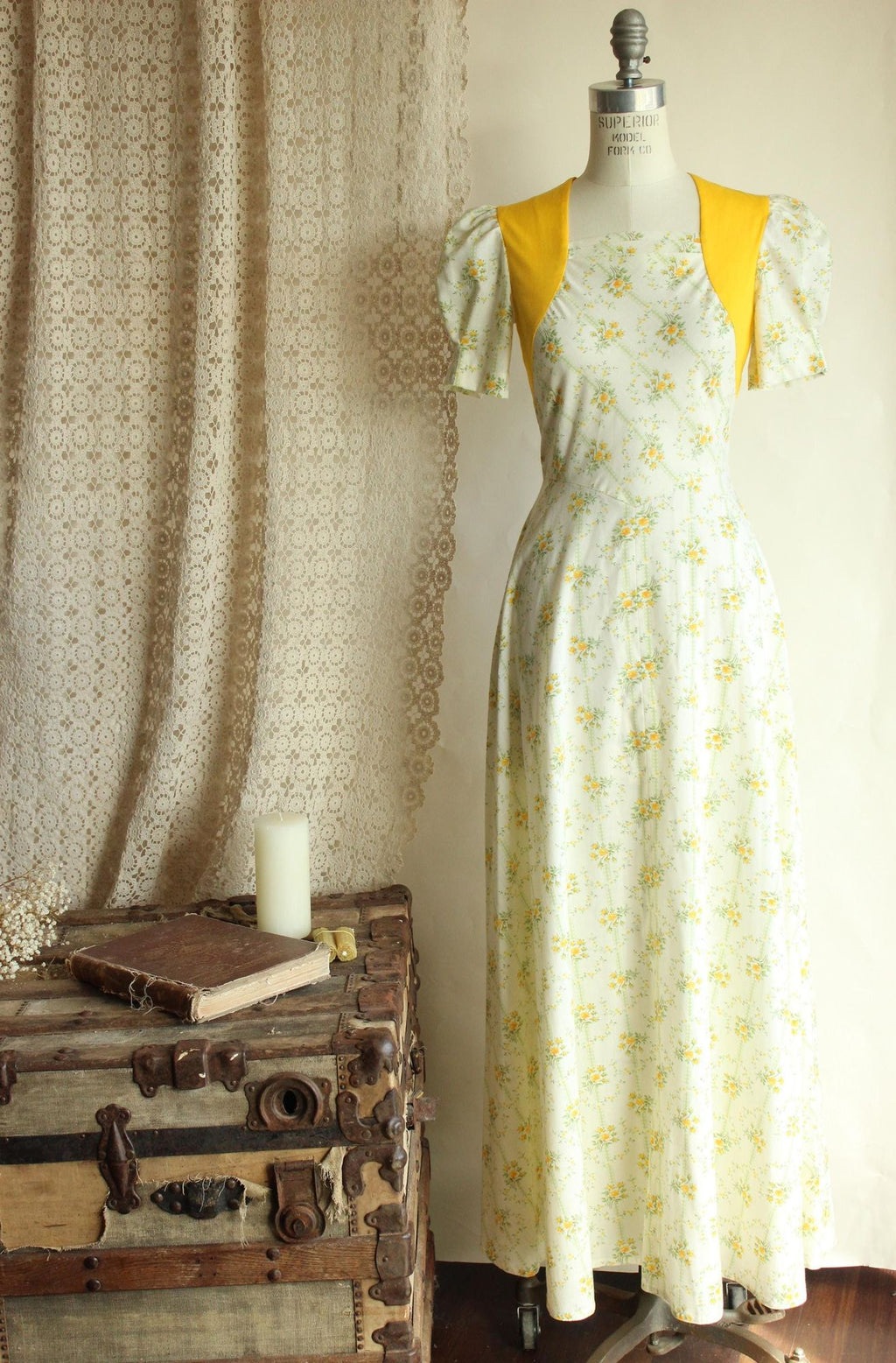 Vintage 1970s Floral Print Prairie Maxi dress with yellow and green flowers