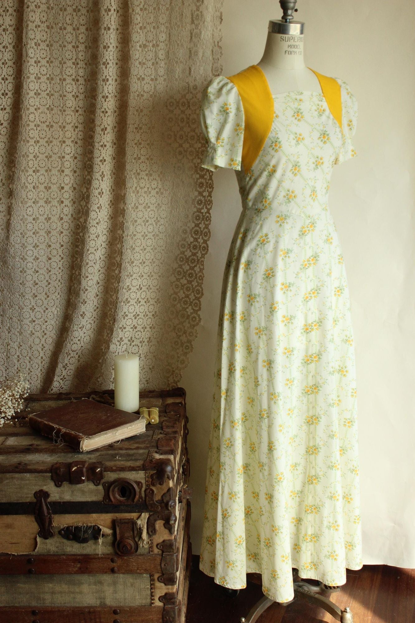 Vintage 1970s Floral Print Prairie Maxi dress with yellow and green flowers