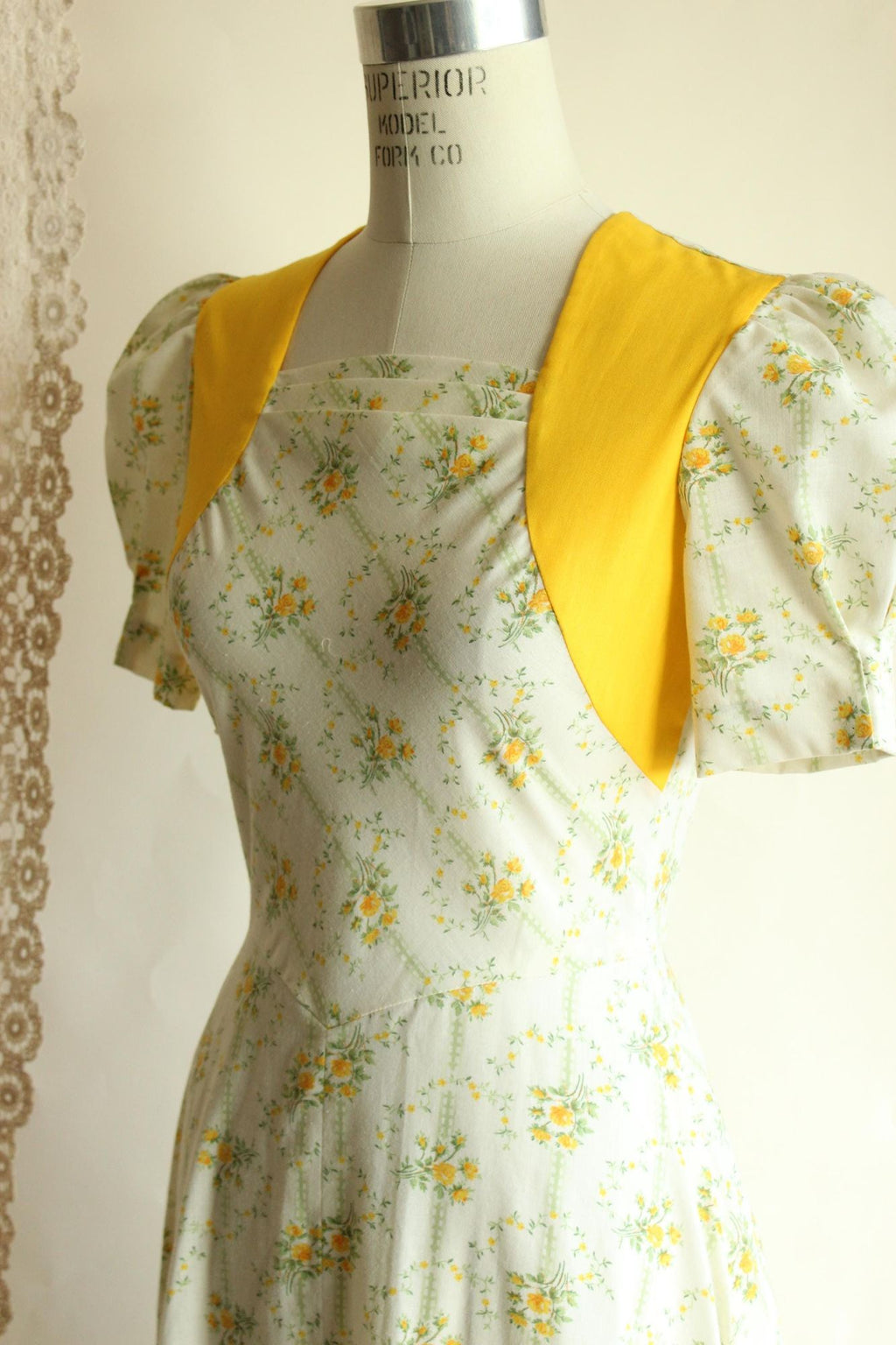 Vintage 1970s Floral Print Prairie Maxi dress with yellow and green flowers