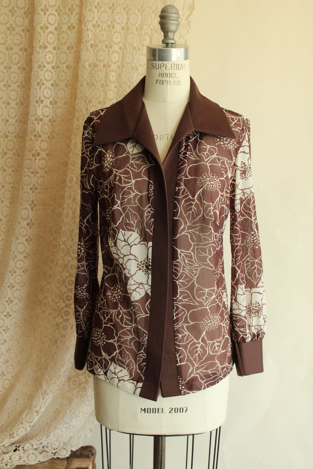 Vintage 1970s Dagger Collar Floral Print Blouse
