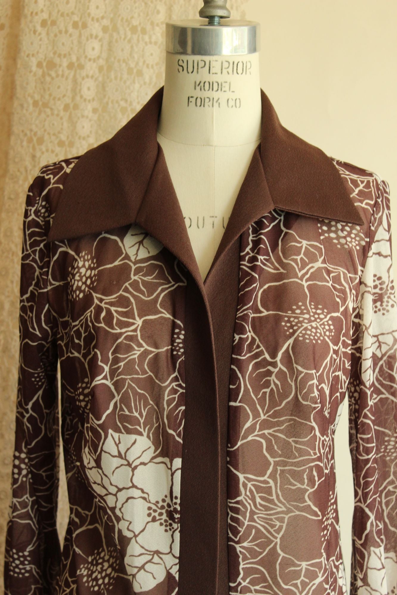 Vintage 1970s Dagger Collar Floral Print Blouse