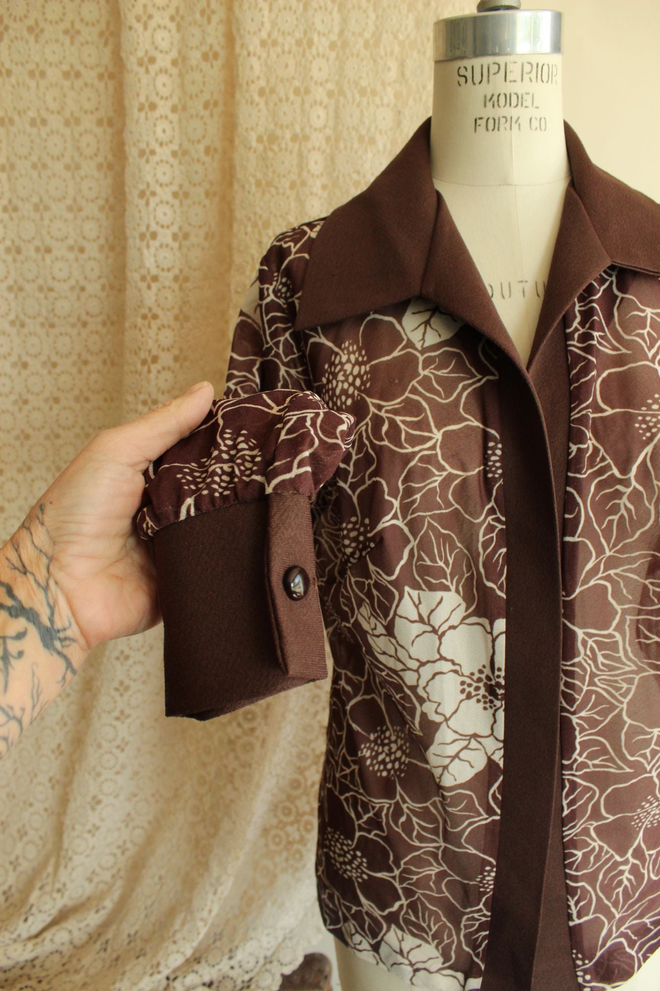 Vintage 1970s Dagger Collar Floral Print Blouse