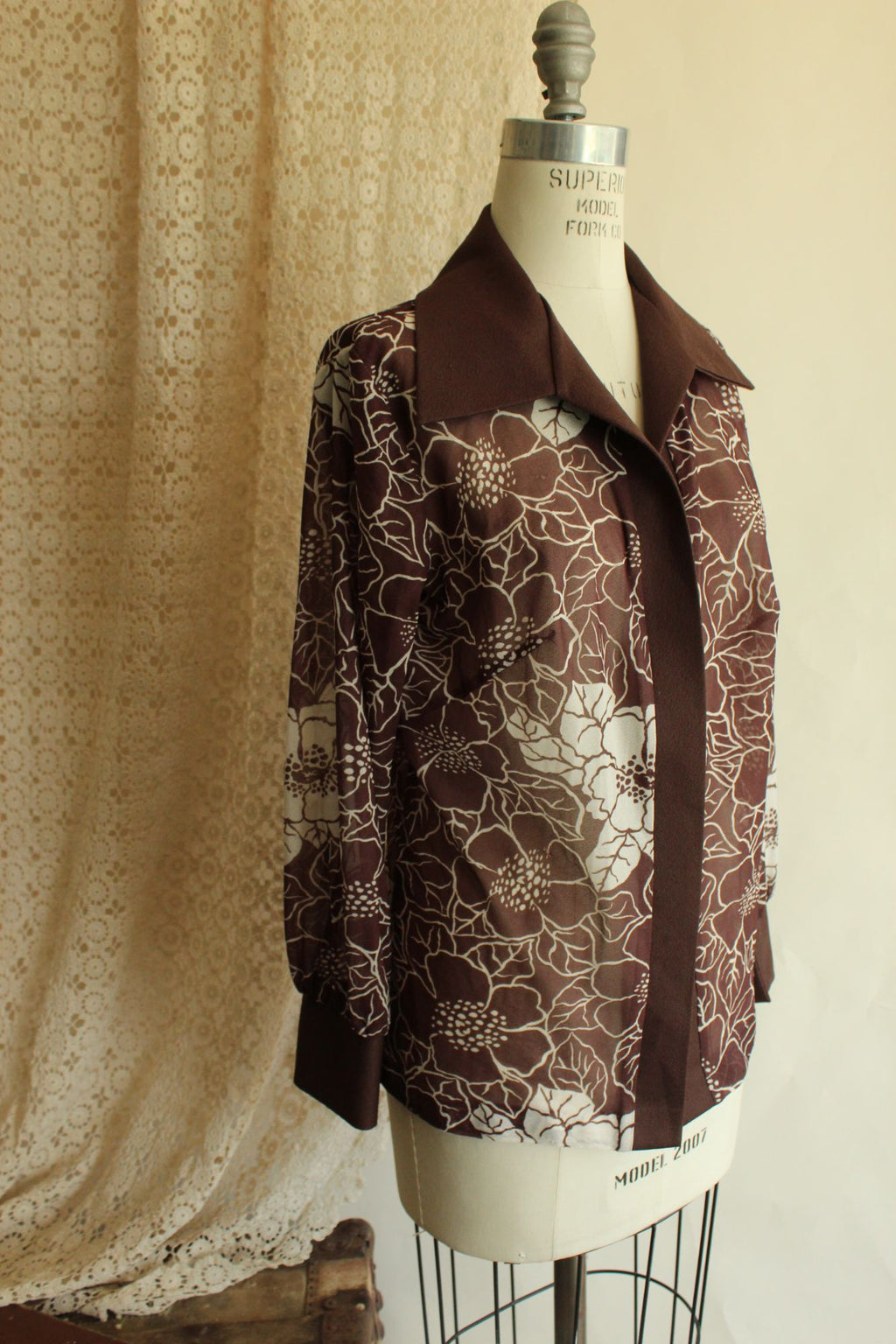 Vintage 1970s Dagger Collar Floral Print Blouse