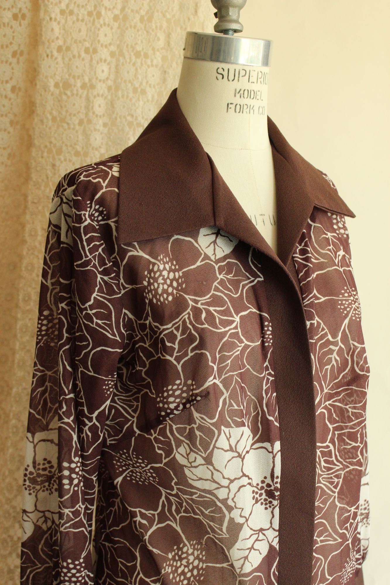 Vintage 1970s Dagger Collar Floral Print Blouse