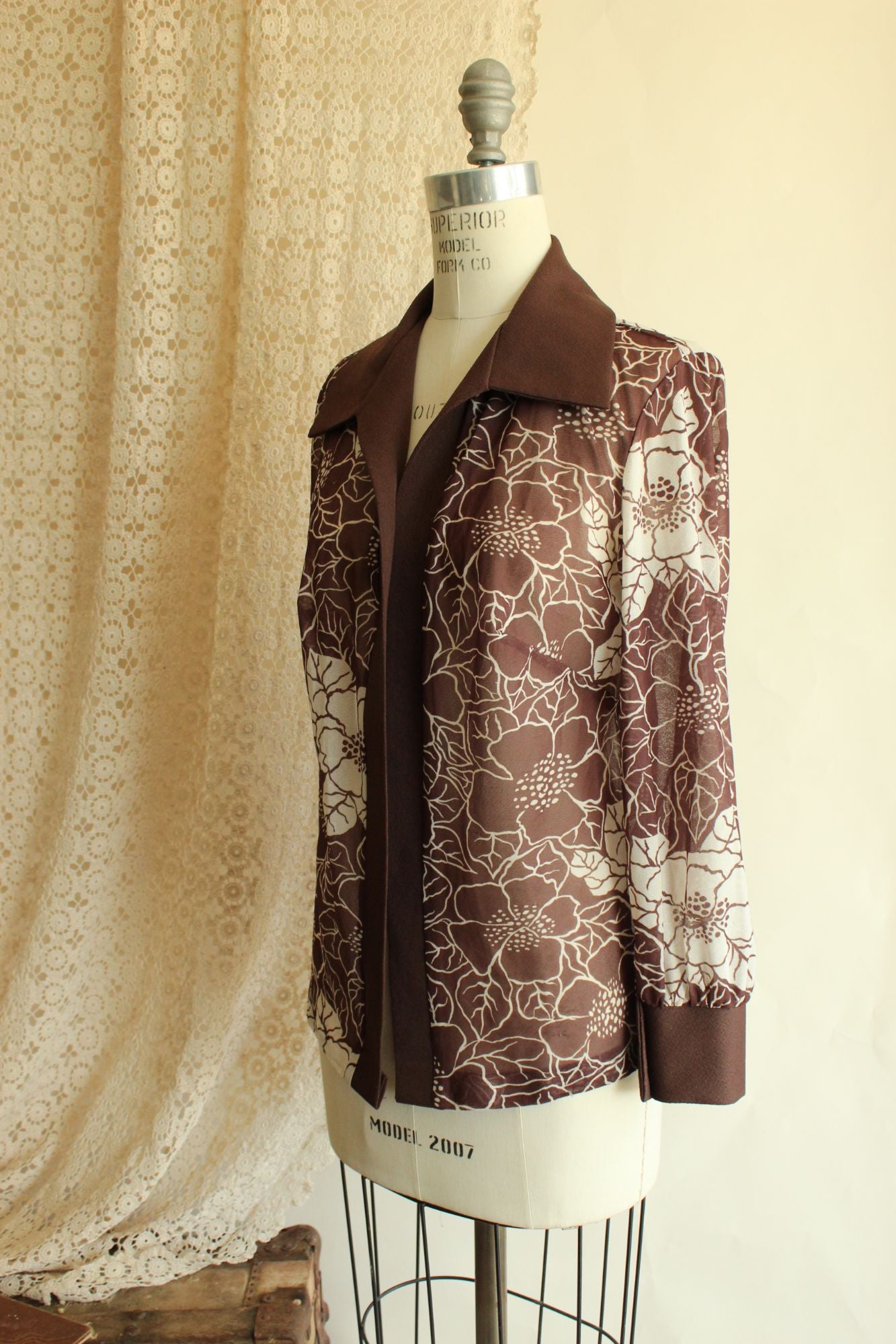 Vintage 1970s Dagger Collar Floral Print Blouse