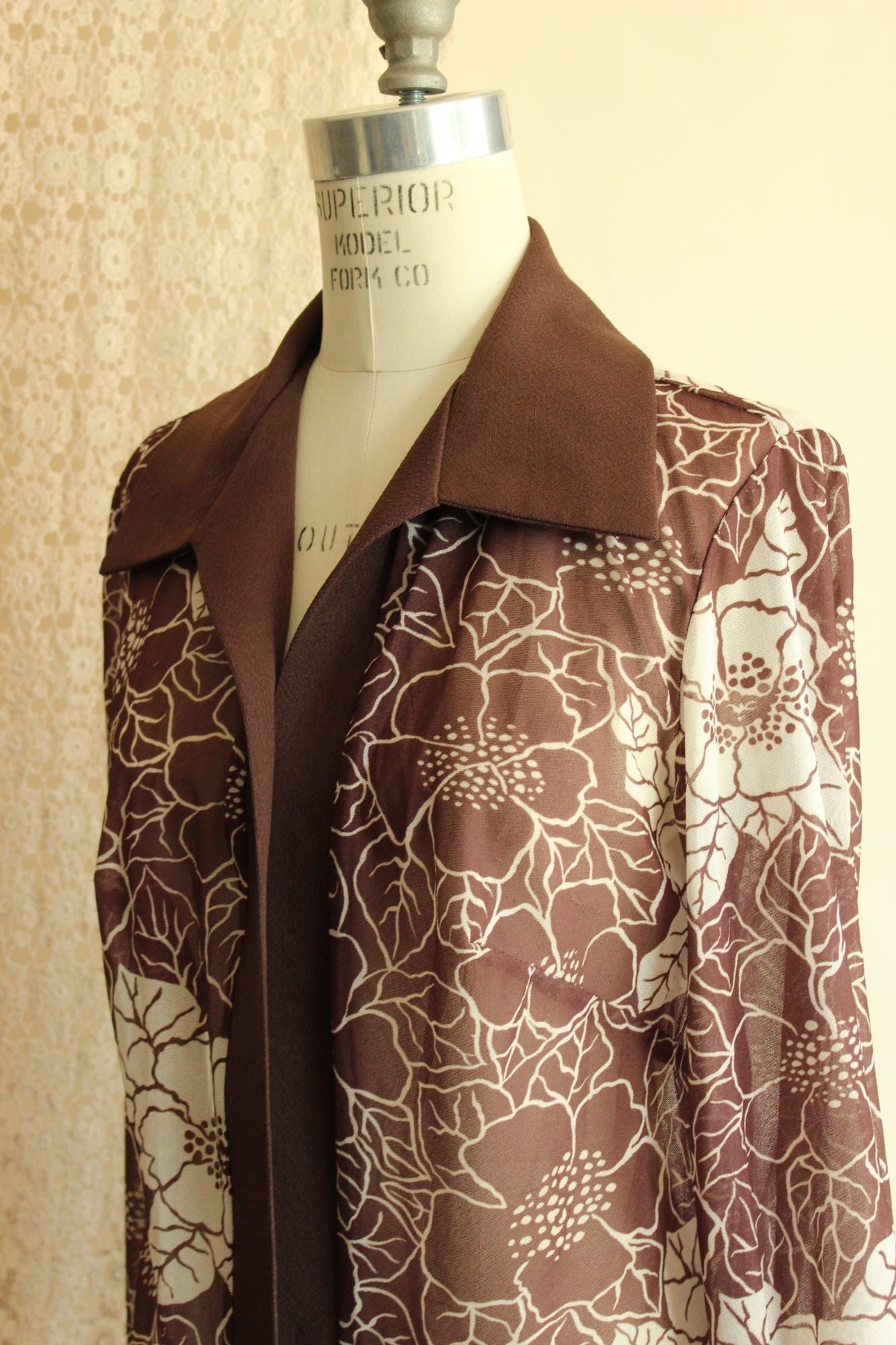 Vintage 1970s Dagger Collar Floral Print Blouse