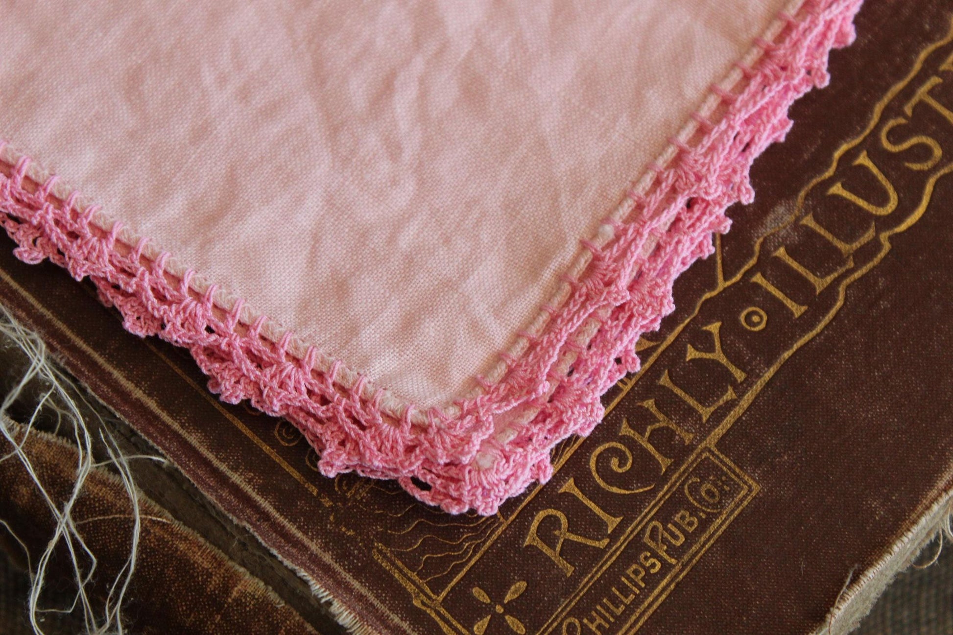 Vintage 1950s 1960s Pink Linen Handkerchief With Crochet Lace Trim