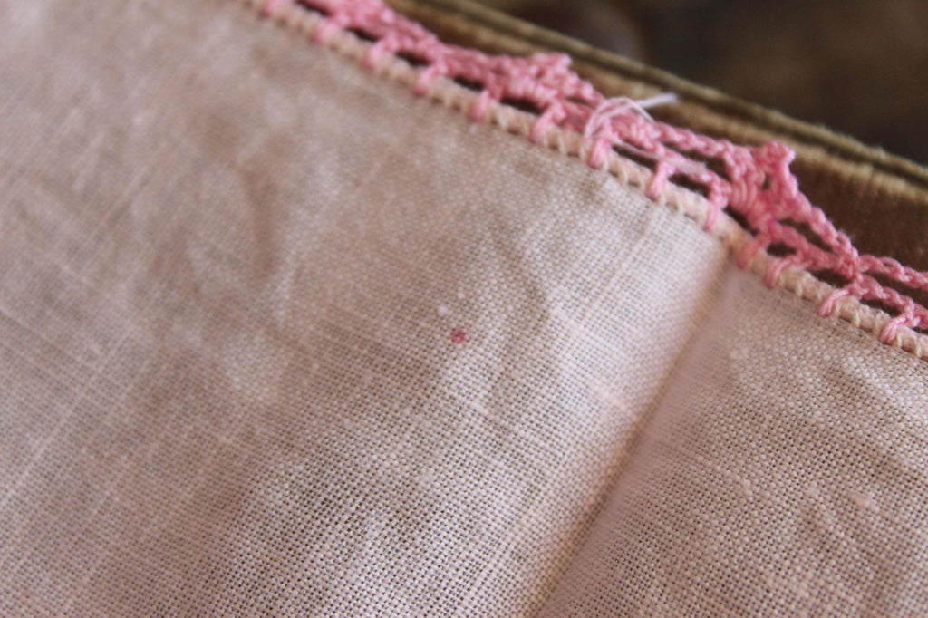 Vintage 1950s 1960s Pink Linen Handkerchief With Crochet Lace Trim