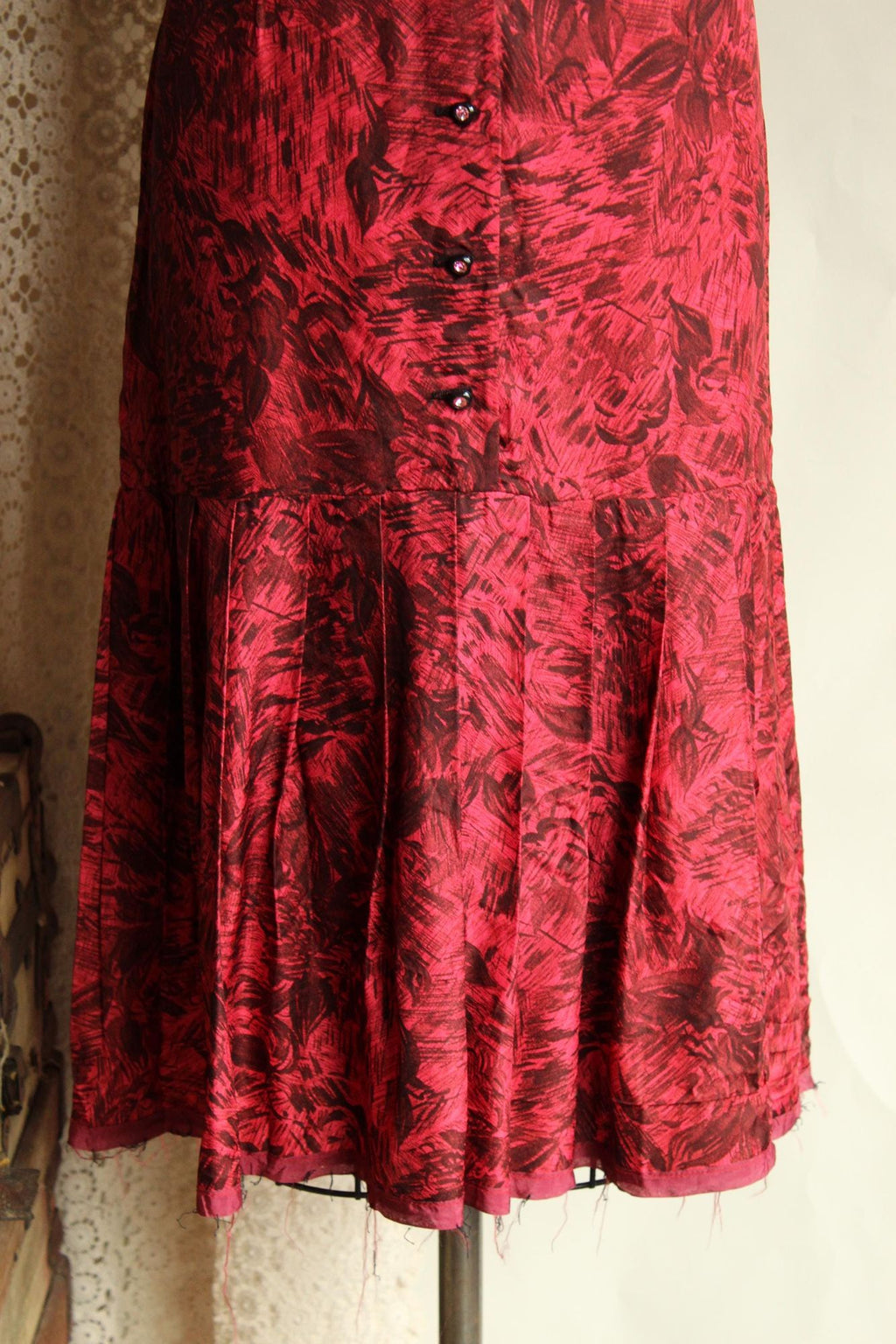 Vintage 1950s House of Shroyers Red and Black Floral Print Dress with Belt