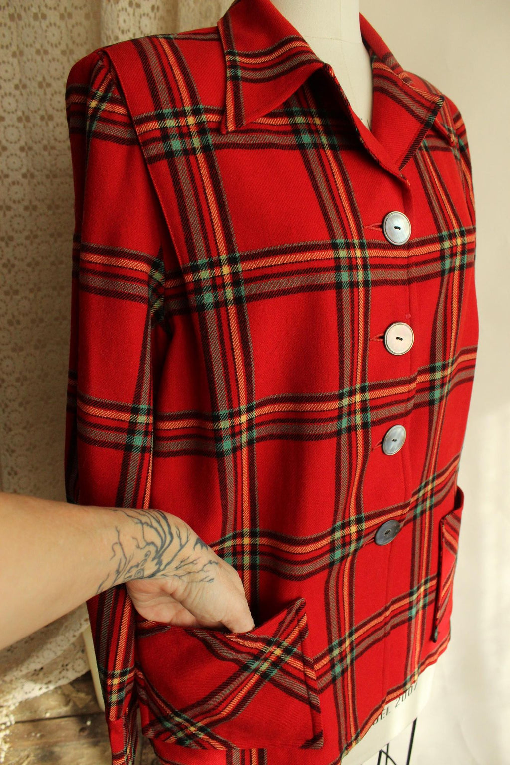 Vintage 1940s Pendleton 49er Jacket in Red Plaid Tartan Wool with Pockets