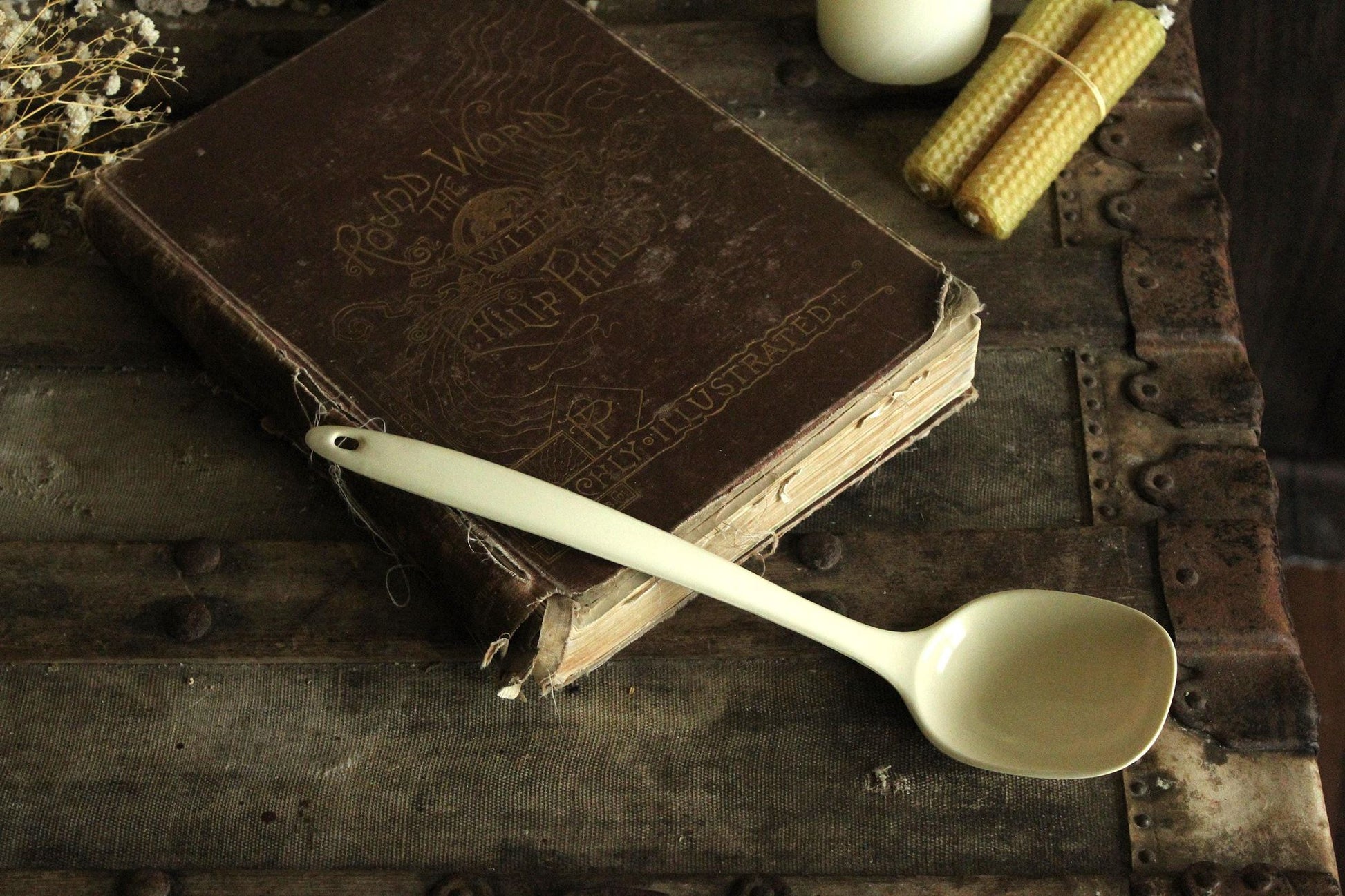 Vintage 1970s Large Cream Melamine Ware Ladle