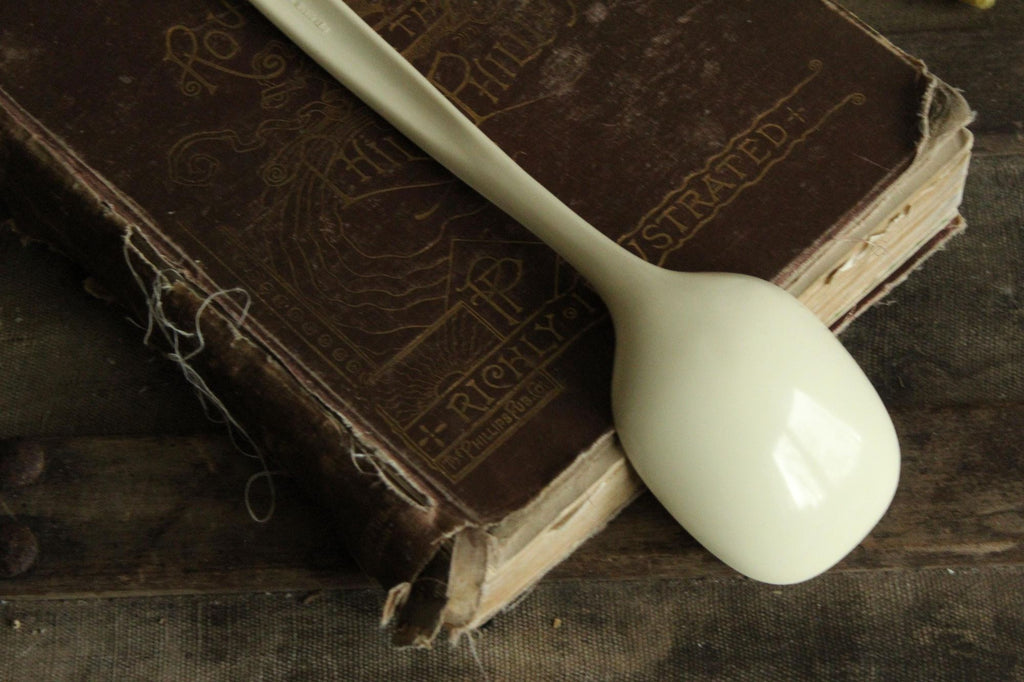 Vintage 1970s Large Cream Melamine Ware Ladle