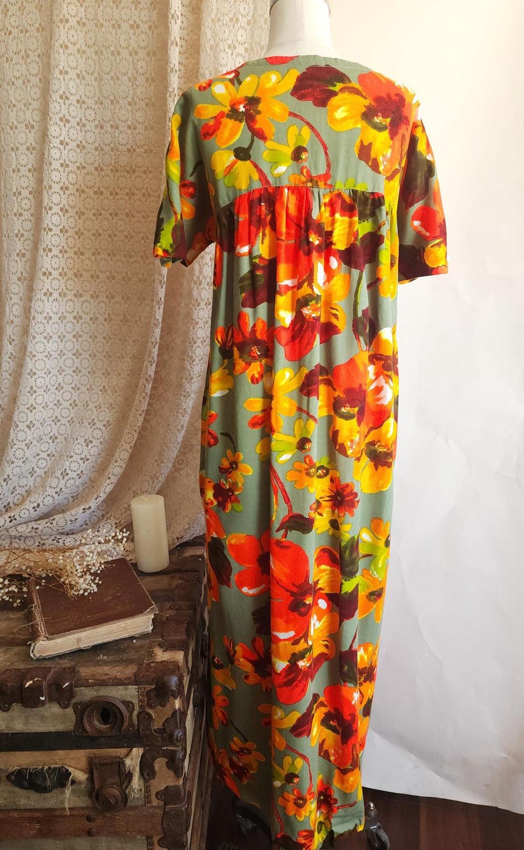 Vintage 1960s Volup Tiki Style Hawaiian Floral Print Mumu Dress