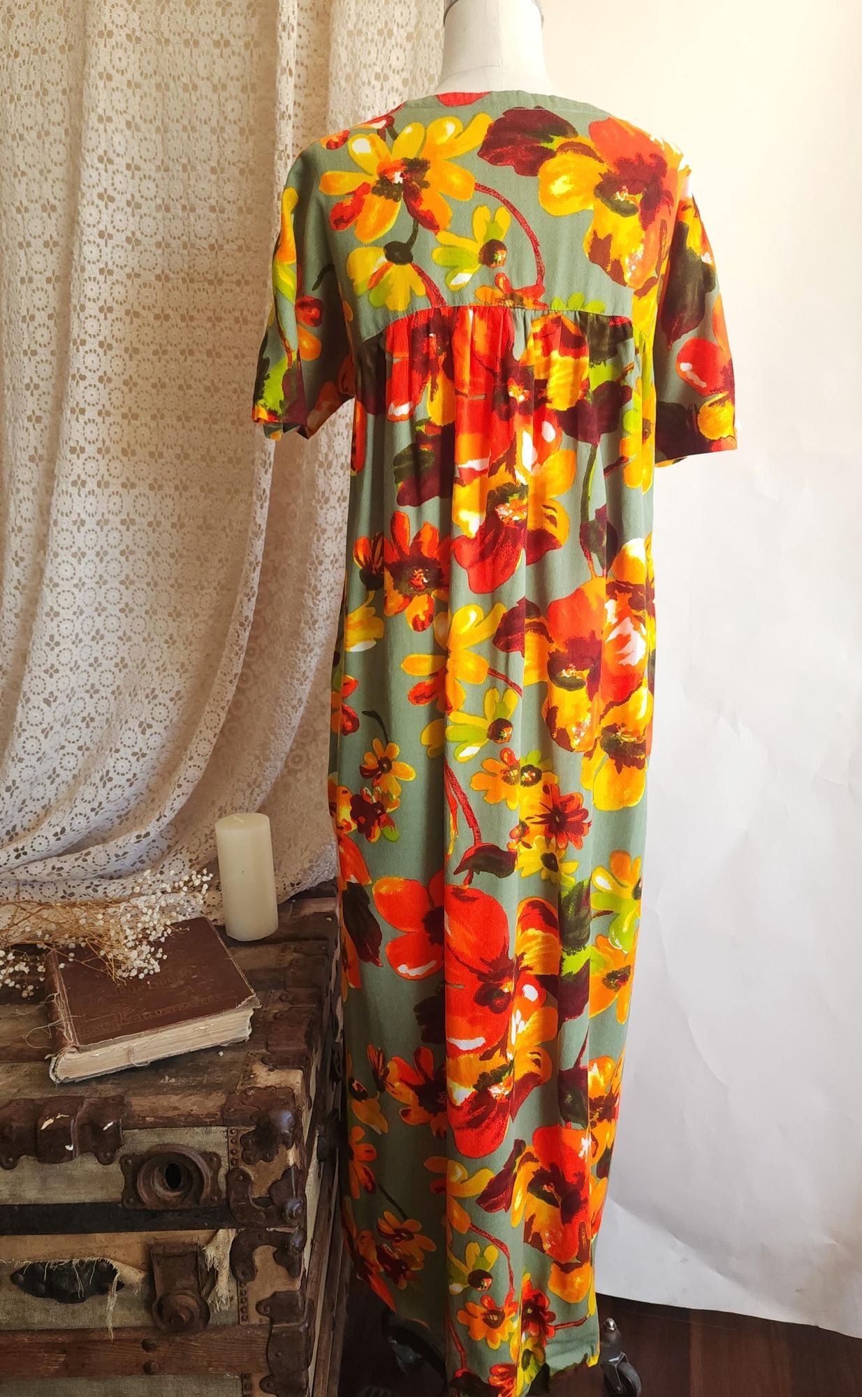 Vintage 1960s Volup Tiki Style Hawaiian Floral Print Mumu Dress