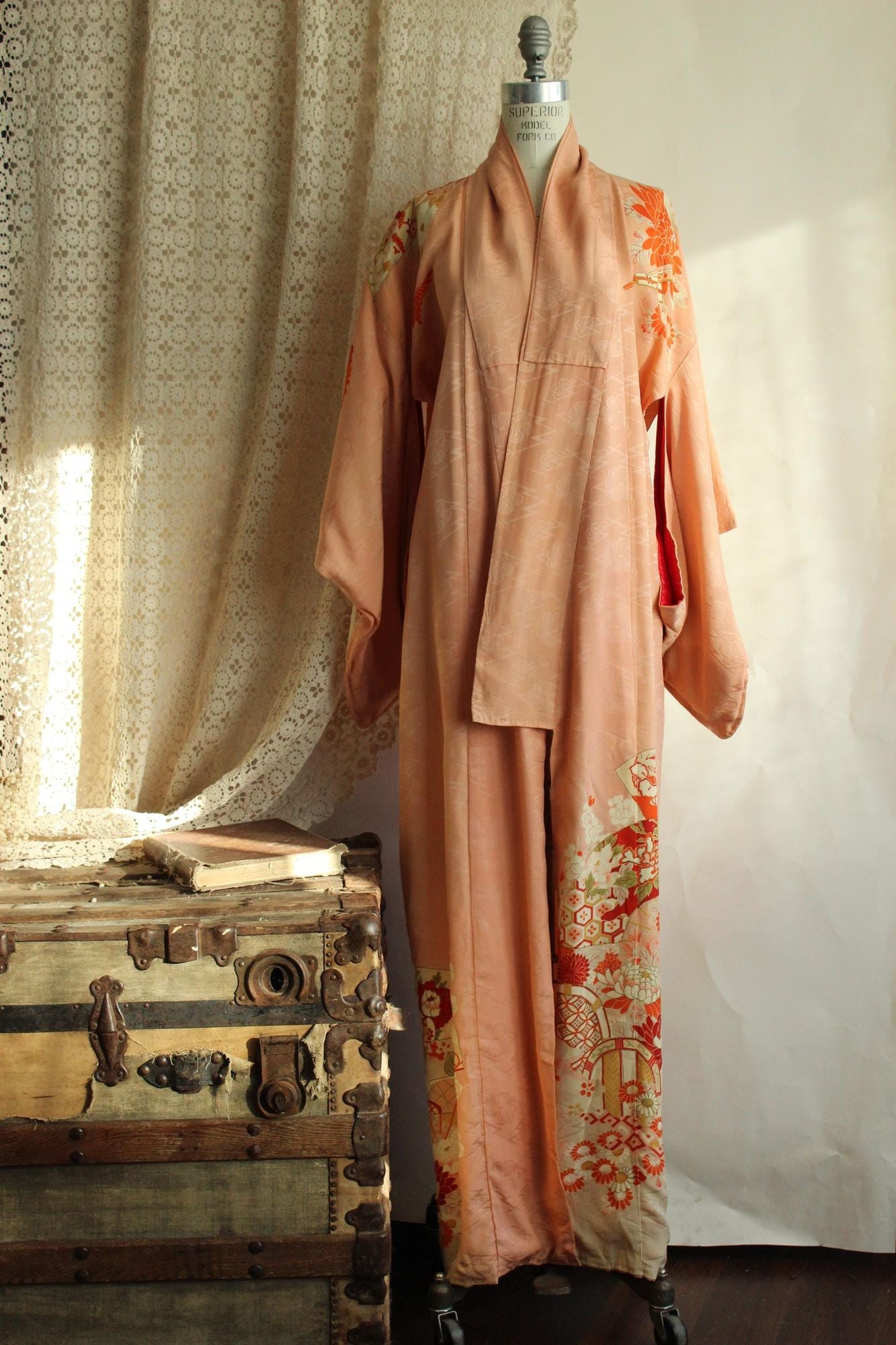 Vintage 1930s Silk Japanese Chu Furisode Kimono with Flowers and Fans Pattern