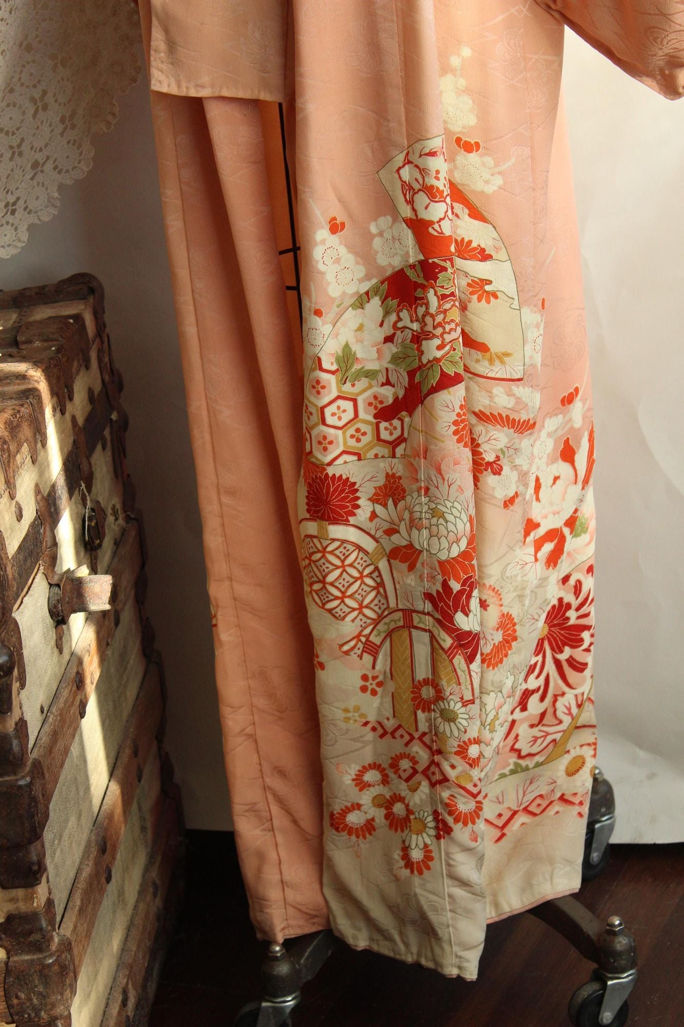 Vintage 1930s Silk Japanese Chu Furisode Kimono with Flowers and Fans Pattern