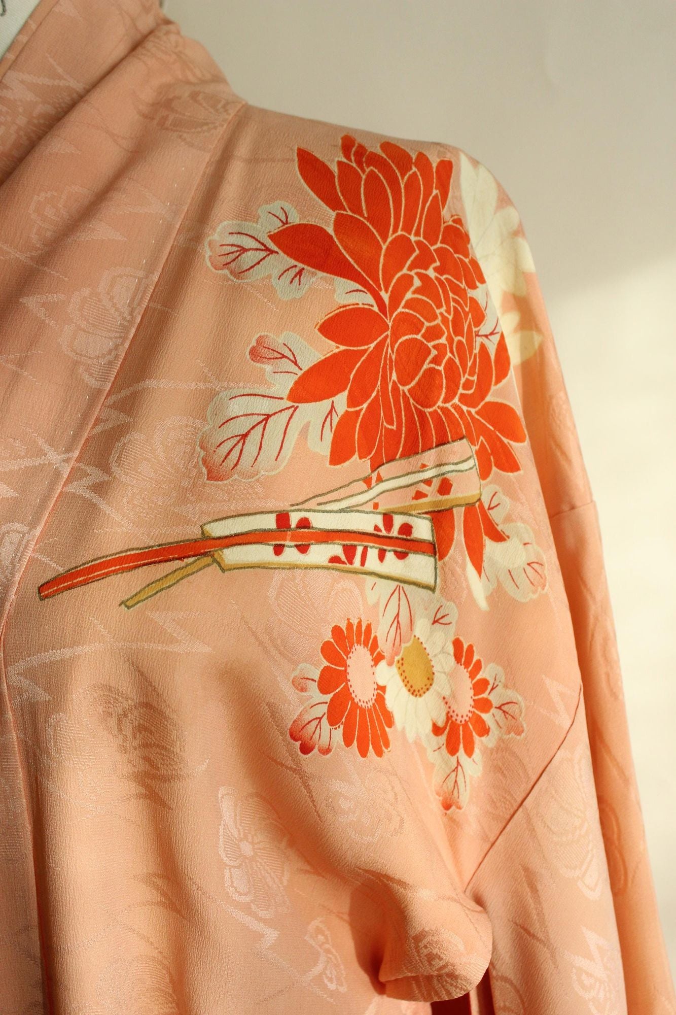 Vintage 1930s Silk Japanese Chu Furisode Kimono with Flowers and Fans Pattern