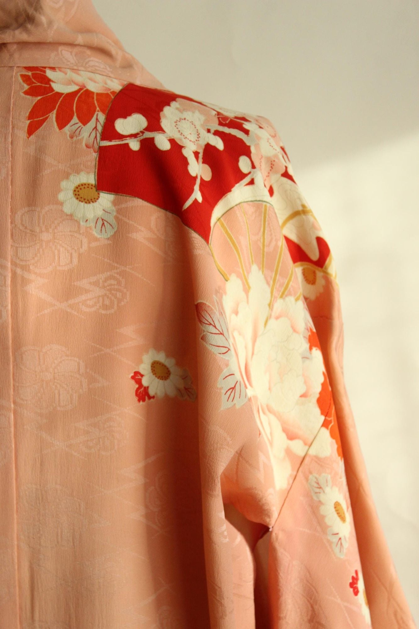 Vintage 1930s Silk Japanese Chu Furisode Kimono with Flowers and Fans Pattern