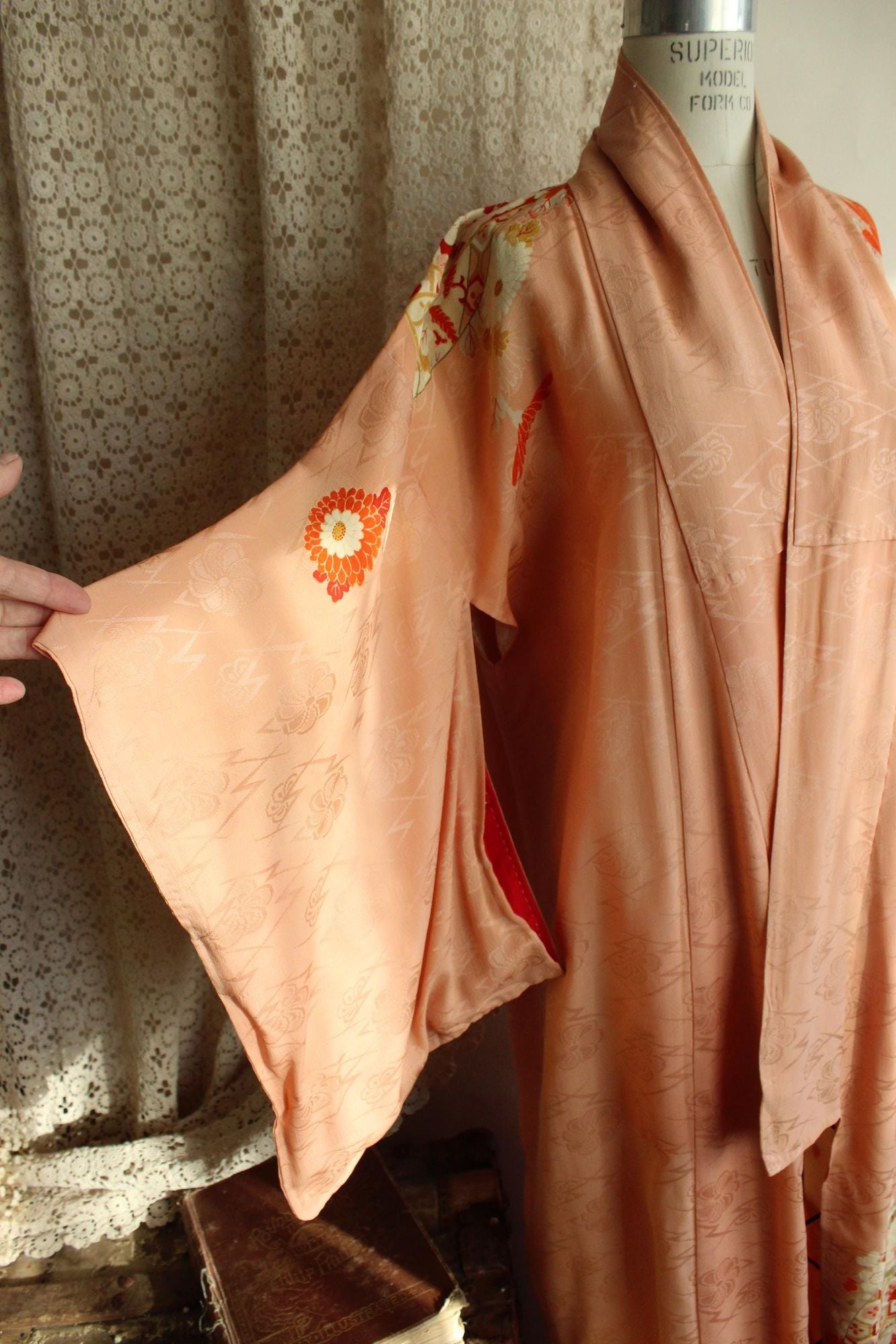 Vintage 1930s Silk Japanese Chu Furisode Kimono with Flowers and Fans Pattern