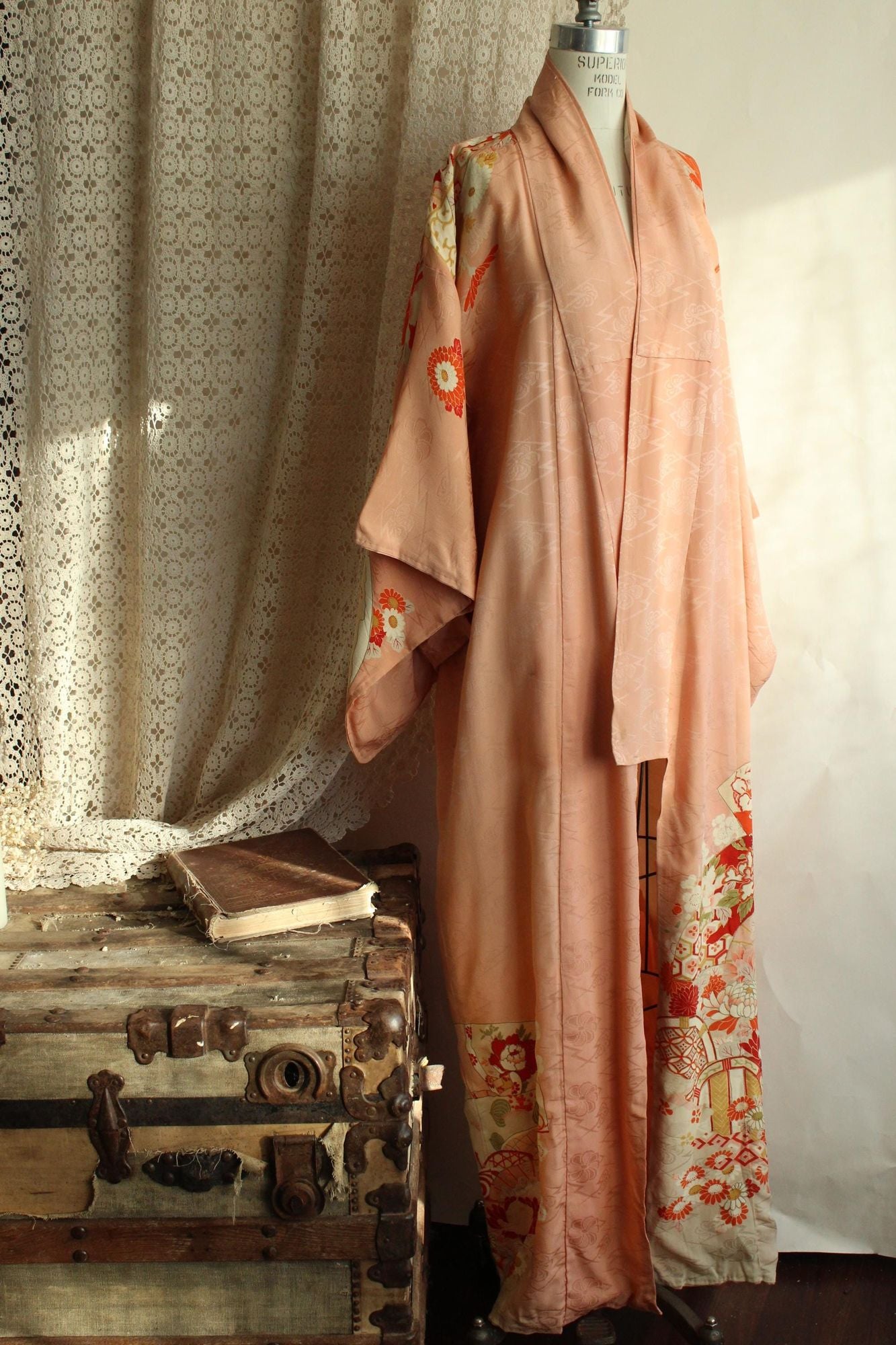 Vintage 1930s Silk Japanese Chu Furisode Kimono with Flowers and Fans Pattern