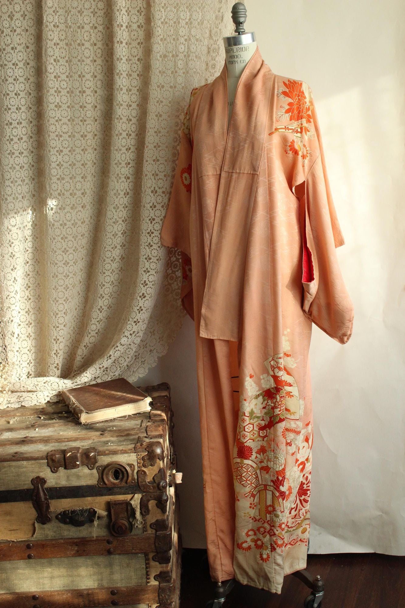 Vintage 1930s Silk Japanese Chu Furisode Kimono with Flowers and Fans Pattern