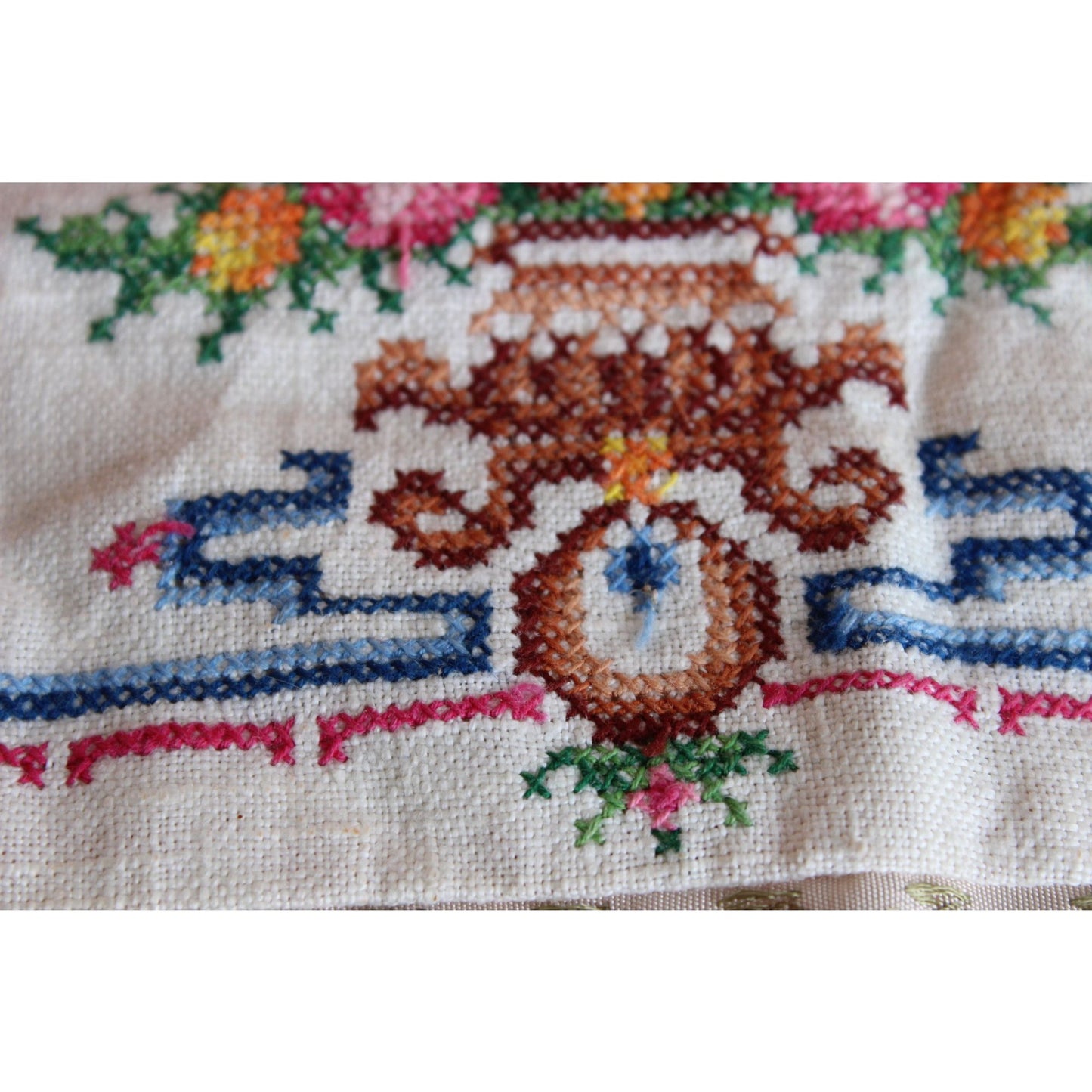 Vintage 1950s Cross Stitch Lace Trim Pillowcase End