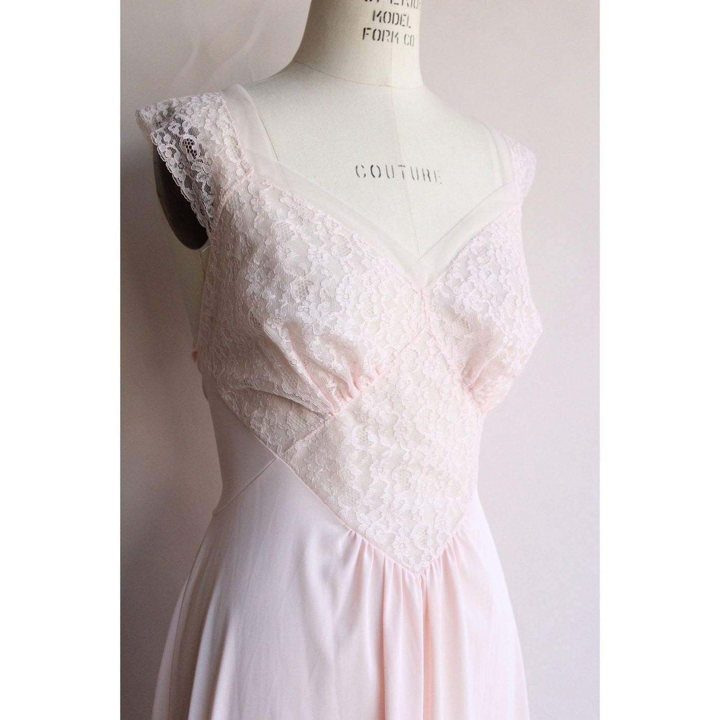 Vintage 1950s 1960s Vanity Fair Pink Nightgown