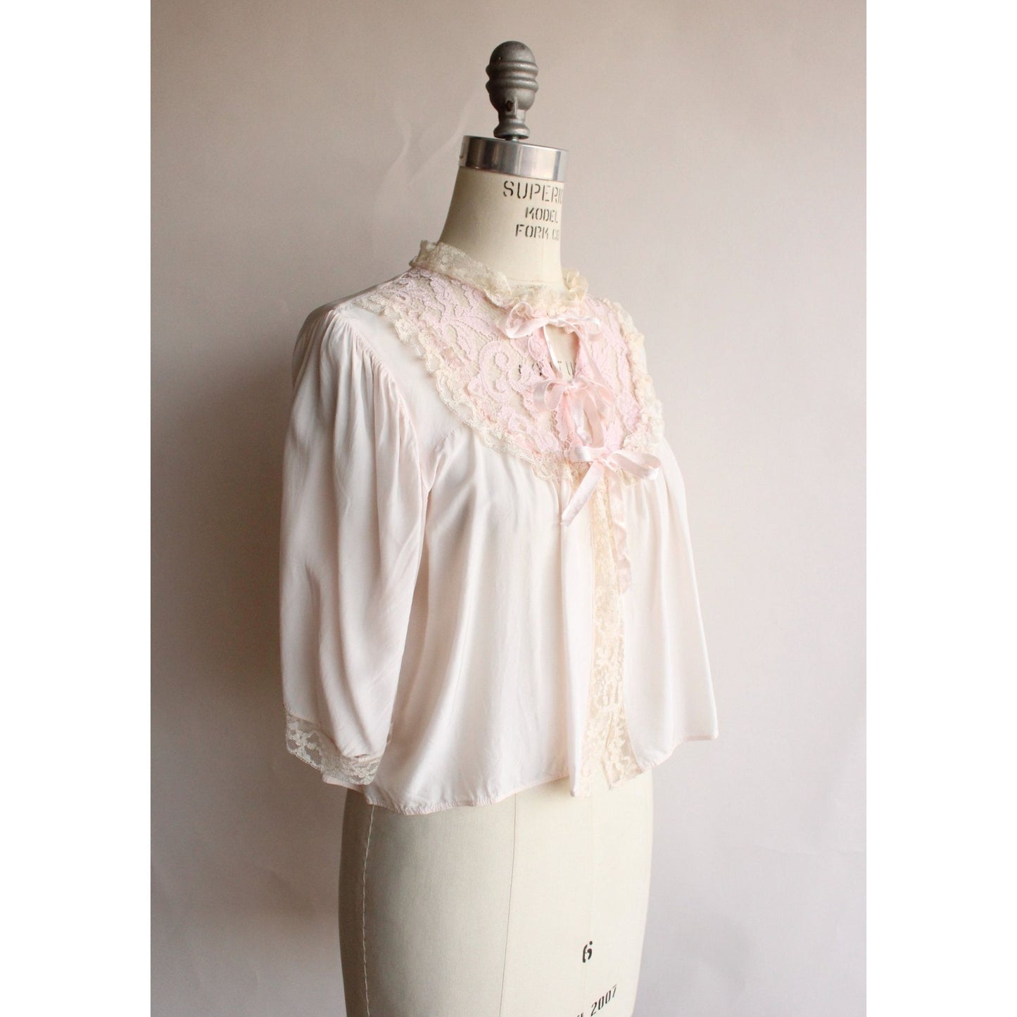 Vintage 1940s 1950s Palest Pink Bed Jacket with Lace