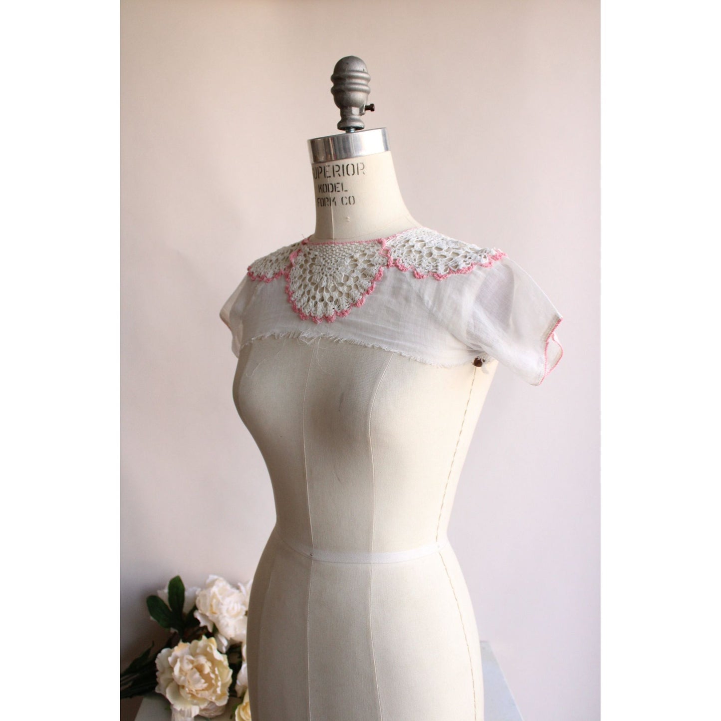 Vintage Edwardian White Crochet Lace Applique With Pink Trim