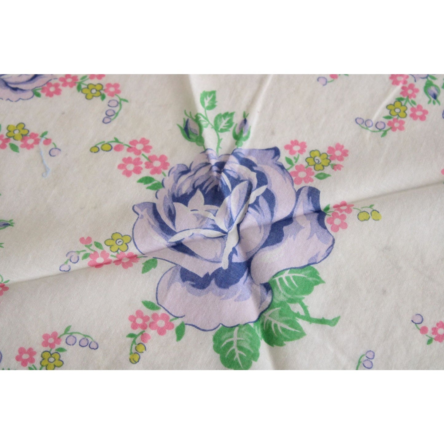 Vintage 1950s Round Floral Handkerchief
