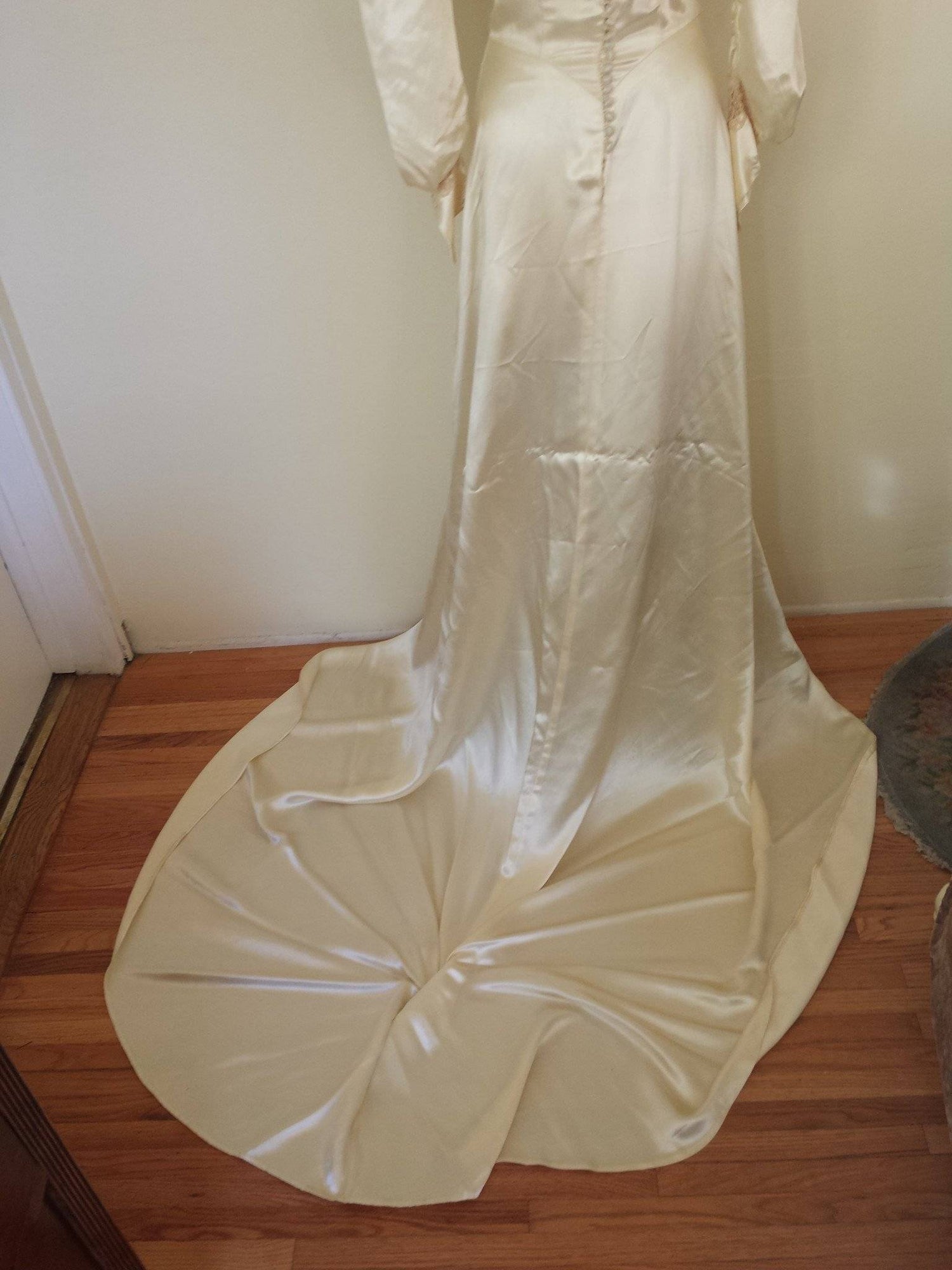 1930s Juliet Sleeve Satin Wedding Gown – Female Hysteria Vintage