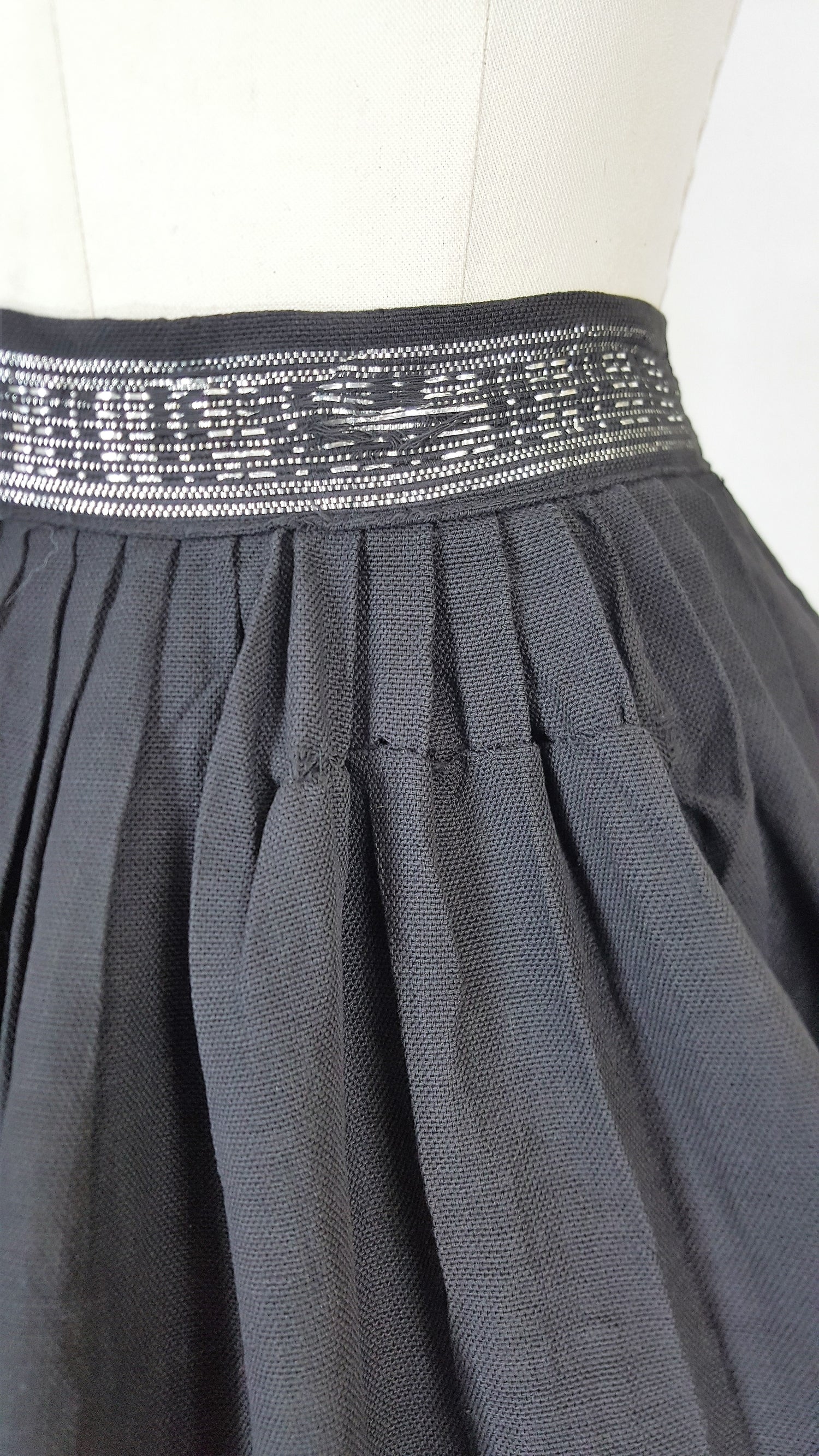 Vintage 1950s Black Full Circle Skirt With Silver Thread Embroidery ...