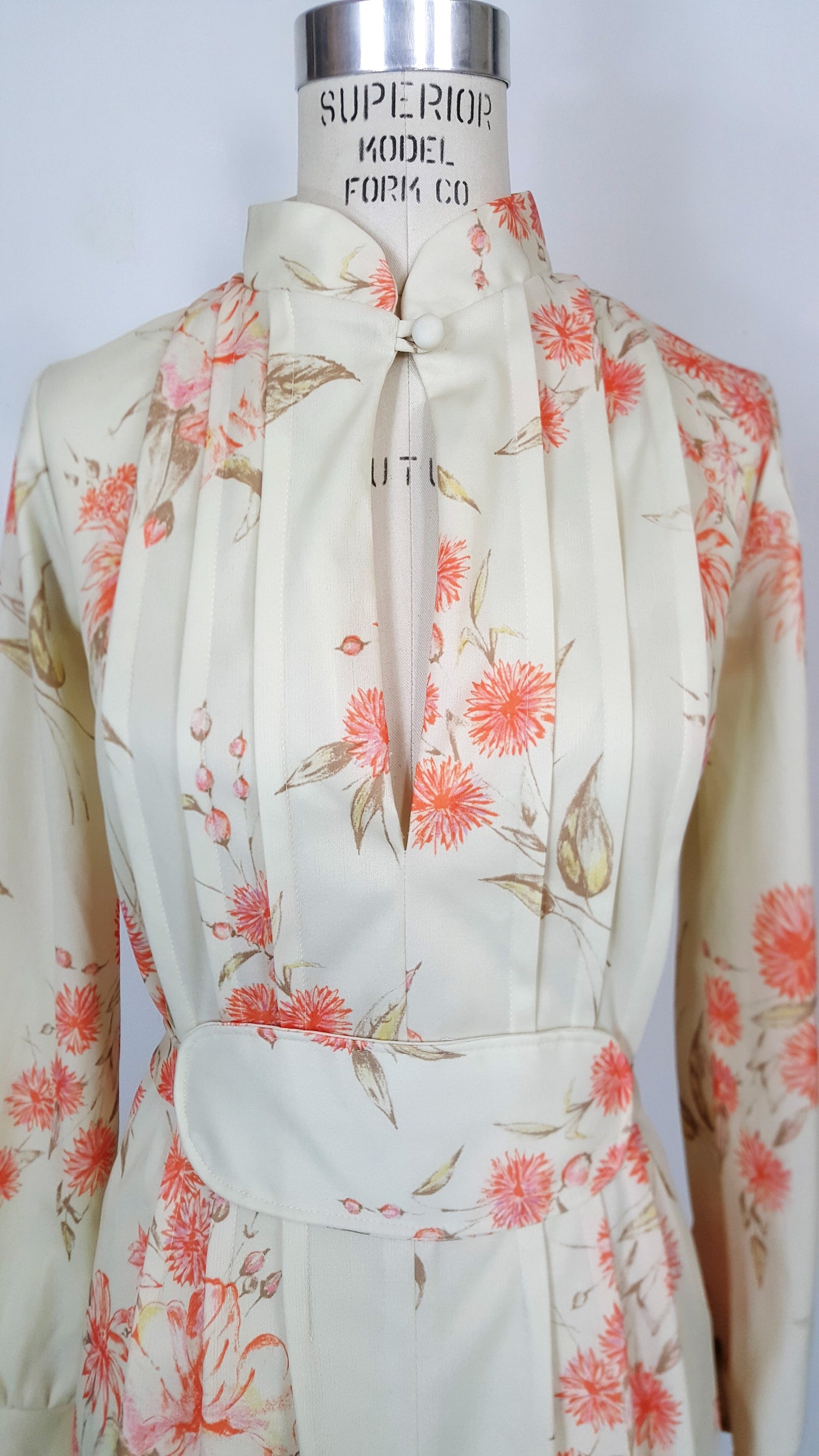 Vintage 1970s Floral Print Dress With Belt 