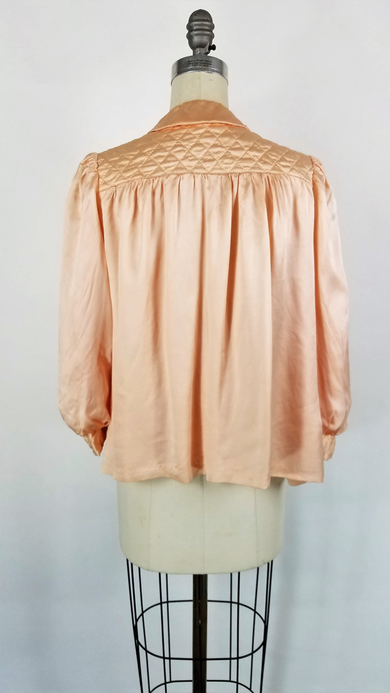 Vintage 1930s Bed Jacket In Peach Silk 