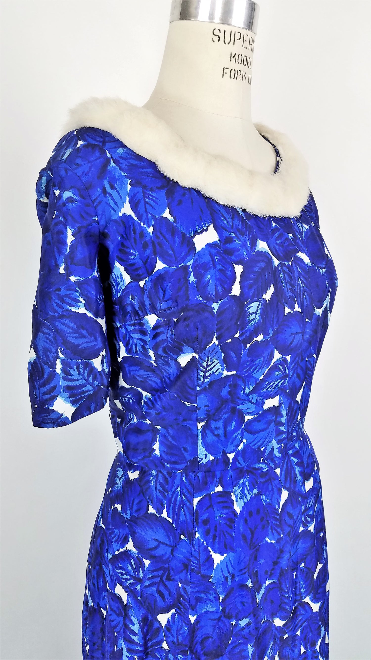 Vintage 1960s Blue And White Leaf Print Dress With Faux Fur Collar